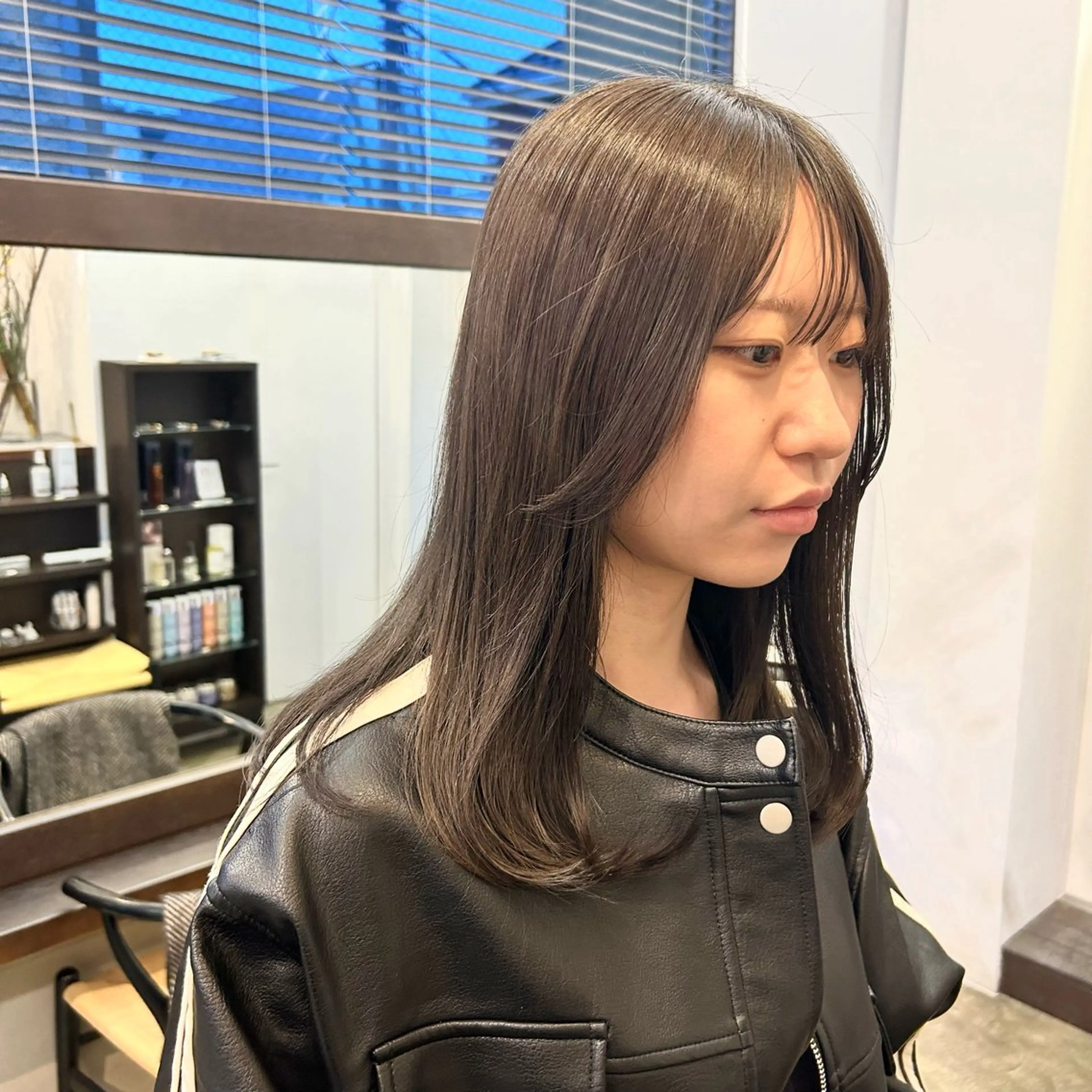 ミディアム カラー ショート/ウルフ ハイトーン/カイセイのヘアスタイル