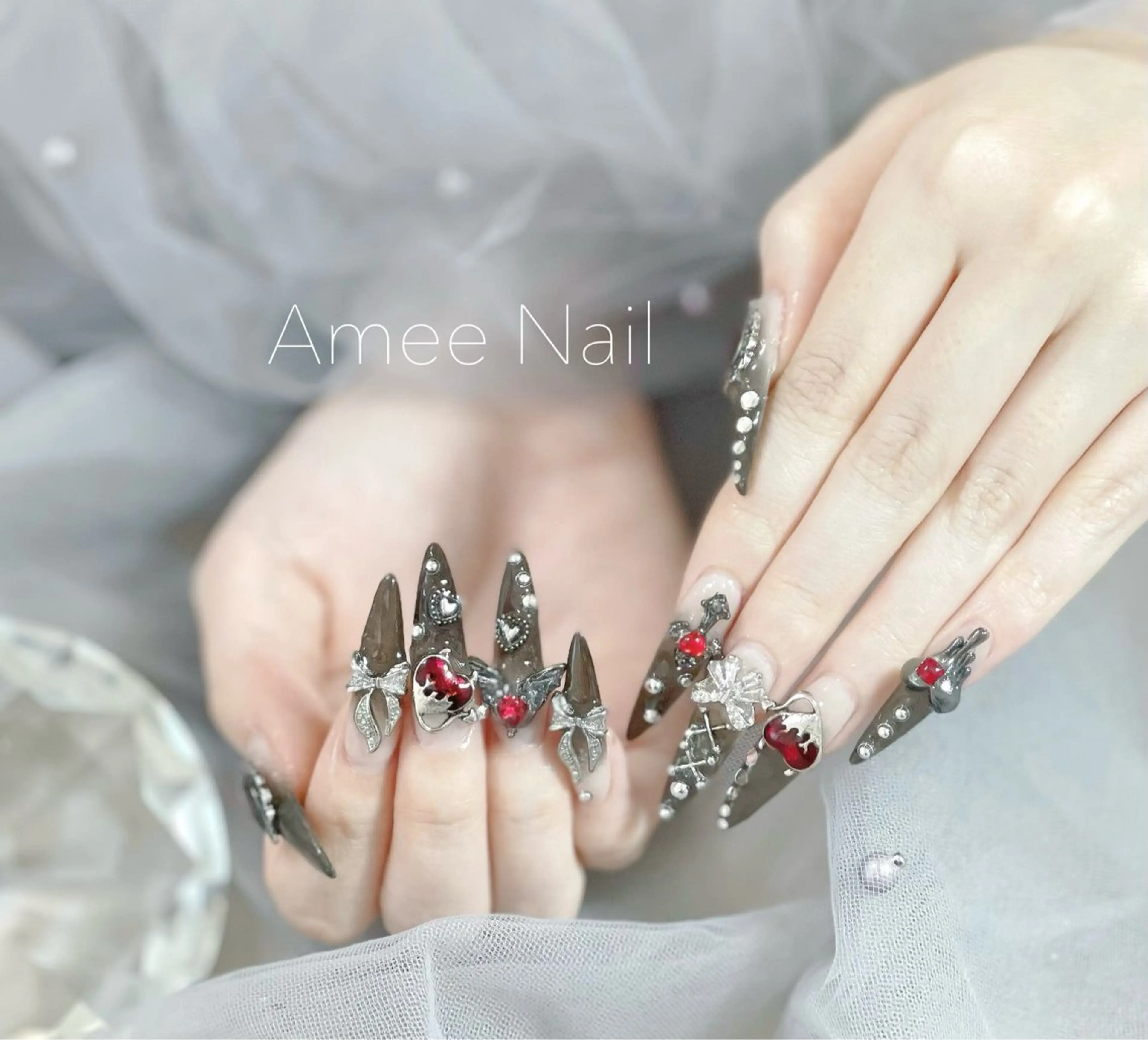 ネイル フレンチネイル ガラスフレンチ キラキラネイル 夏ネイル 冬ネイル Amee Nail Salonのネイルデザイン