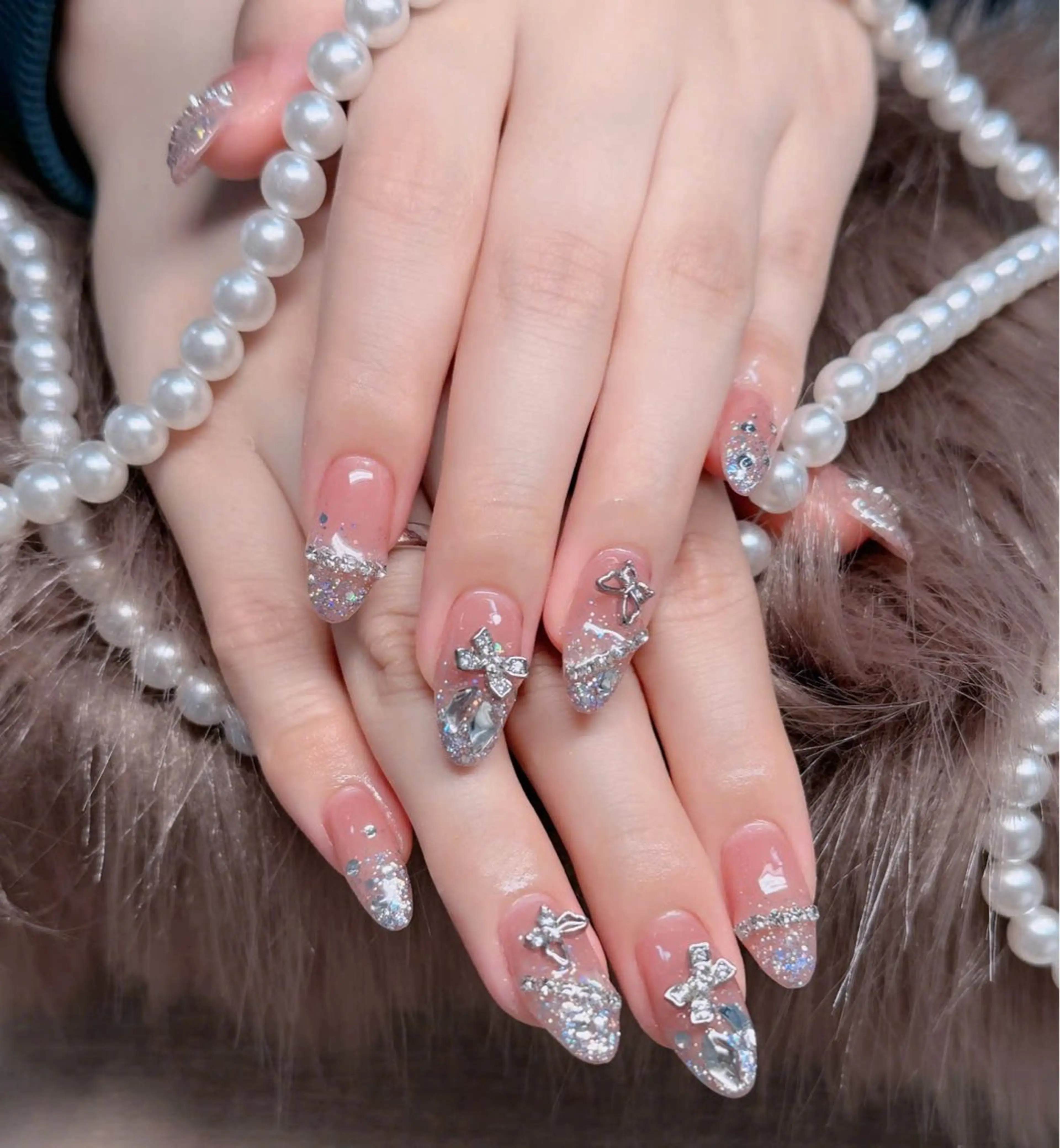 ネイル オーロラネイル フレンチネイル ジェルネイル ハロウィン キラキラネイル ハンドネイル H.baby Nail Salonのネイルデザイン
