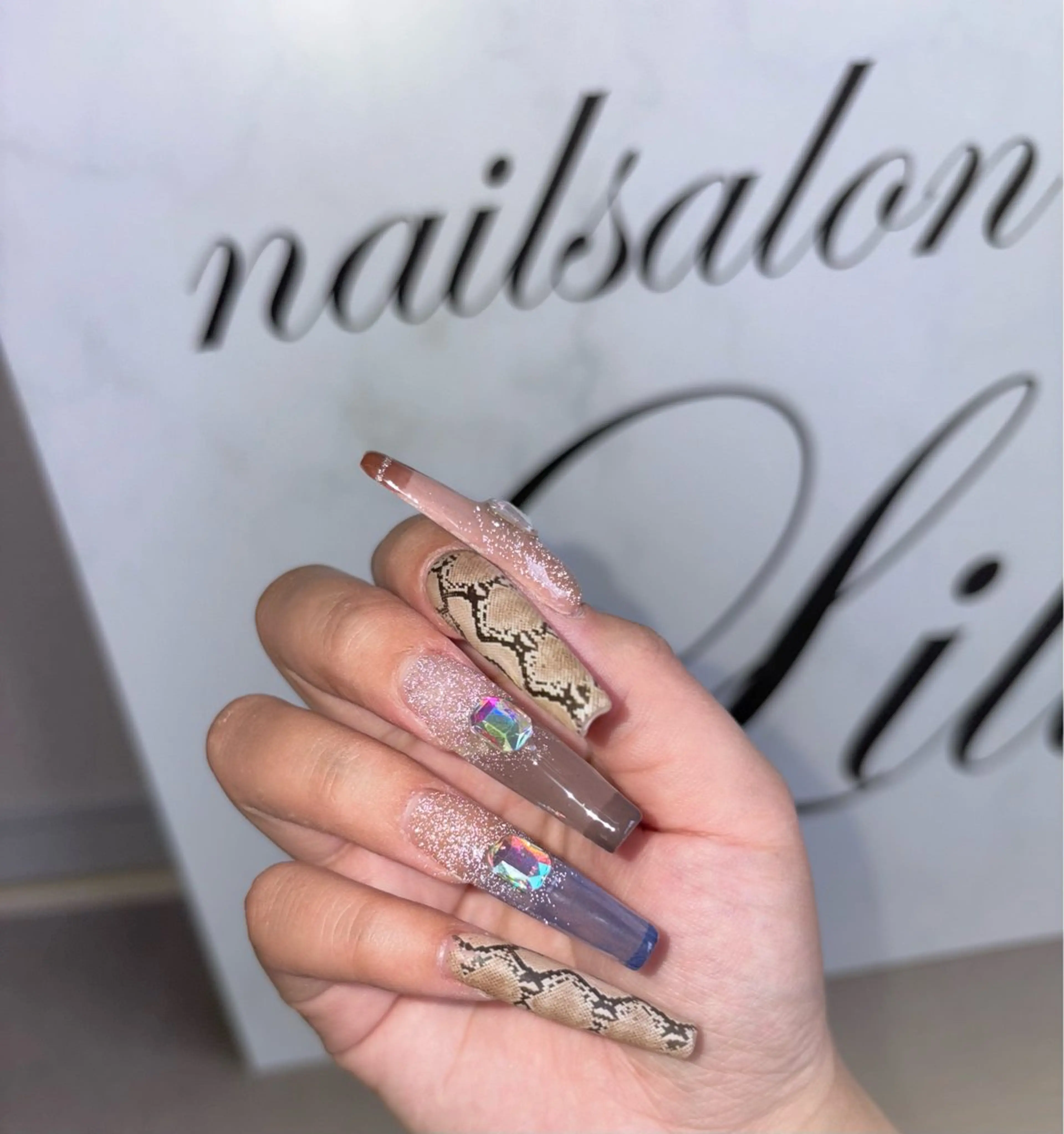 ネイル ハンドネイル nailsalon Lilisのネイルデザイン