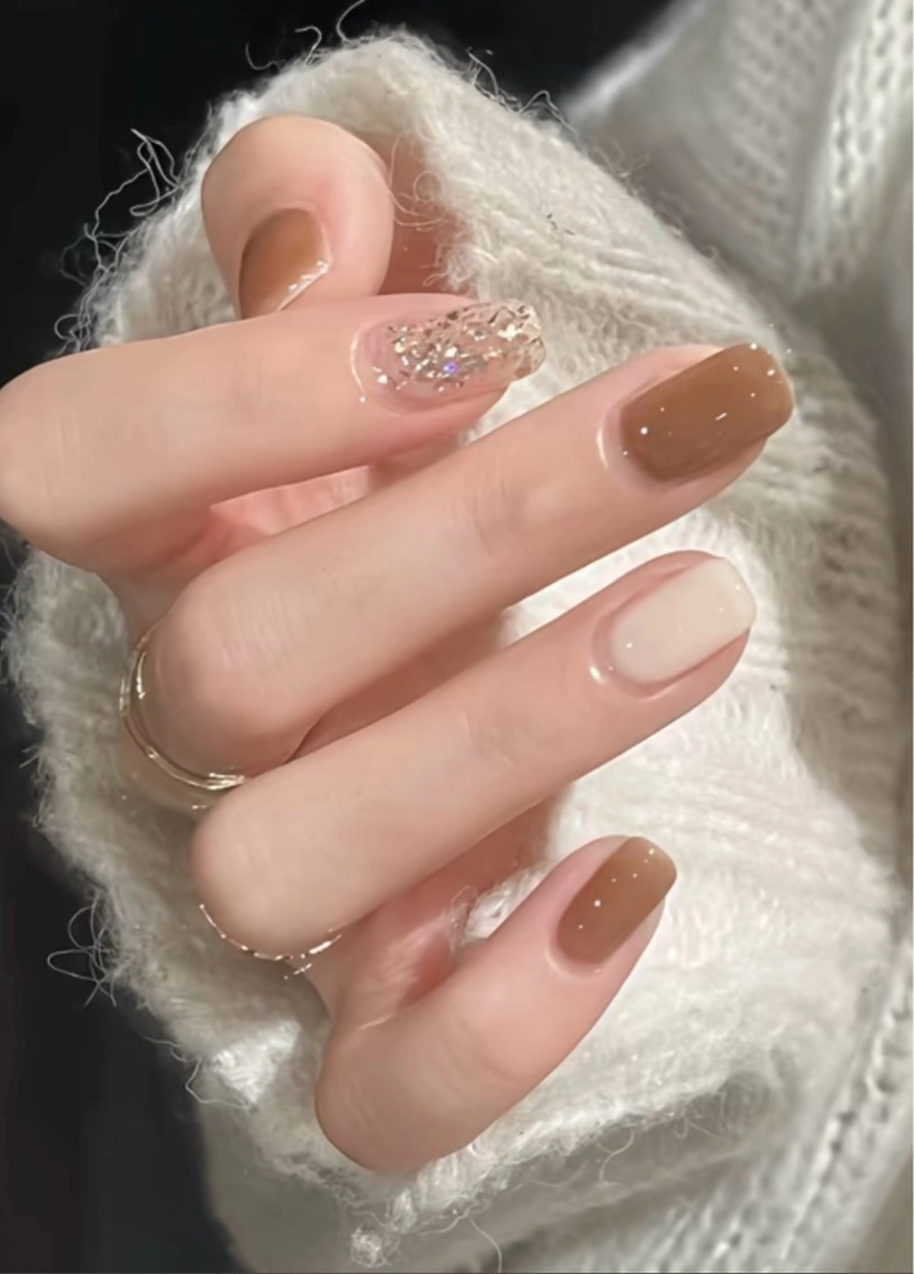ネイル チークネイル 長さ出し フラワーネイル フレンチネイル ガーリー sun nail池袋 モデル募集のネイルデザイン