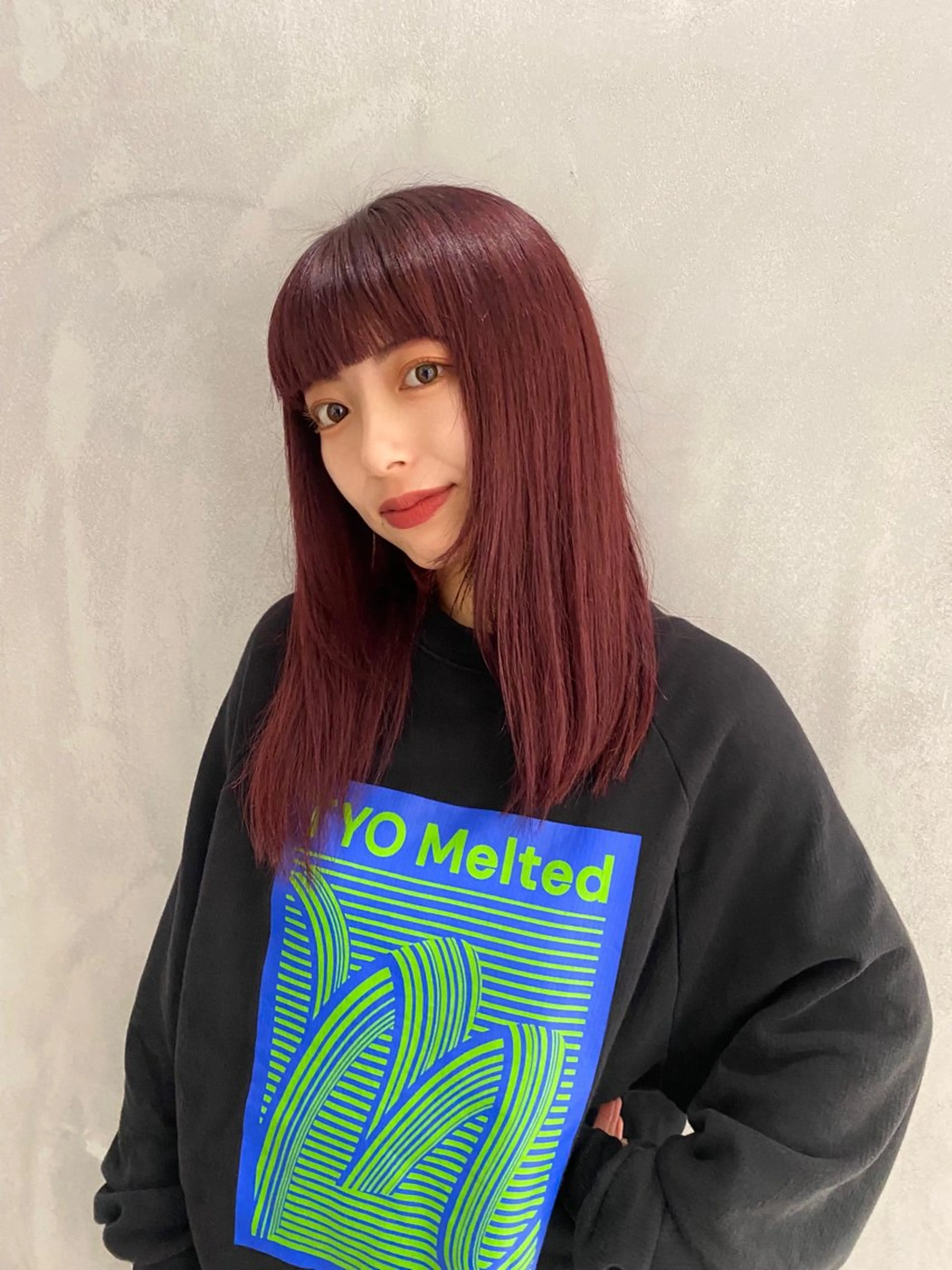 ロング カット ヘアカラー いとう ほのかのヘアスタイル