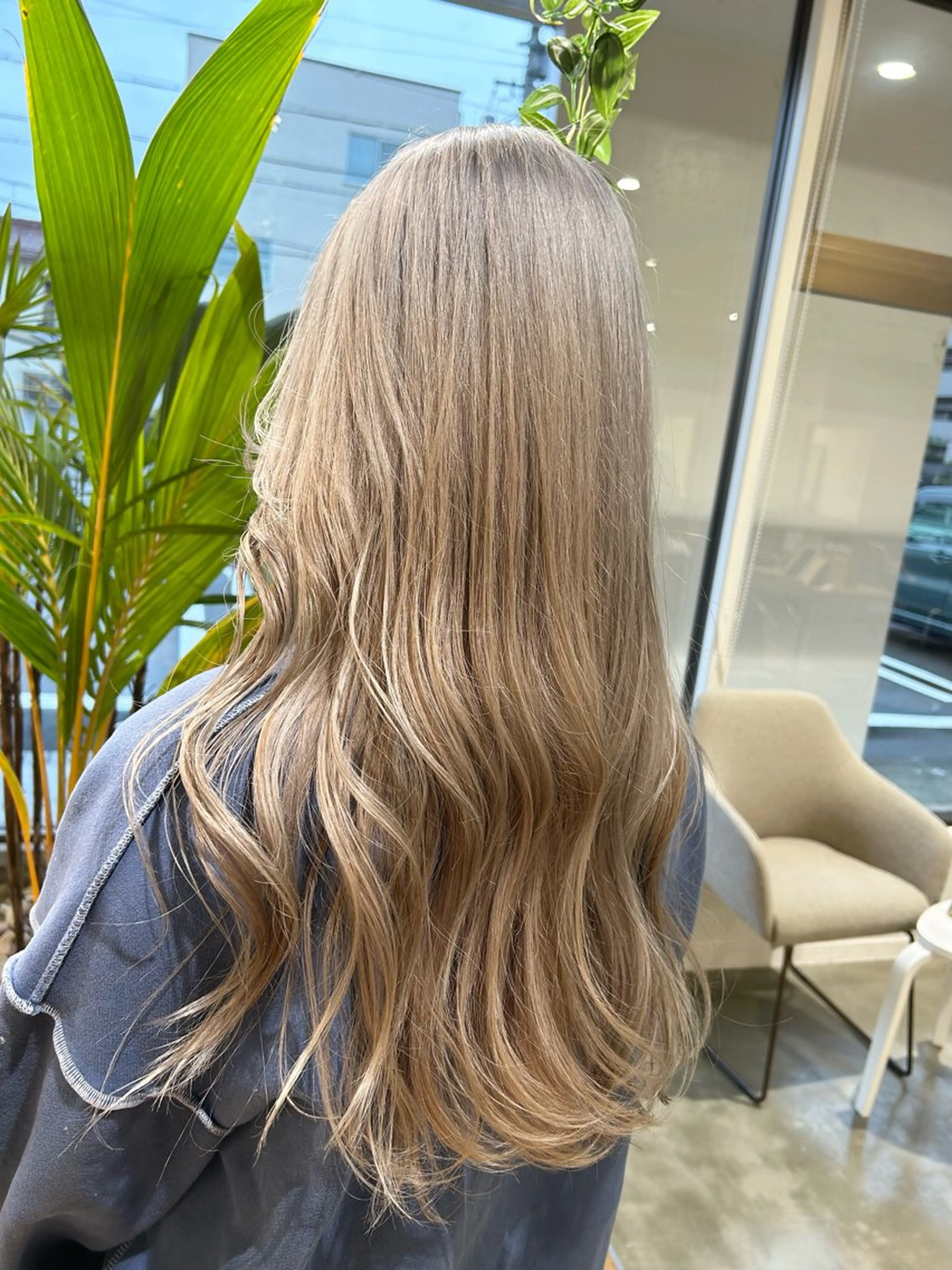 ロング カラー ブリーチ ブロンド ホワイトブロンド 透明感カラー🥣 yukihoのヘアスタイル