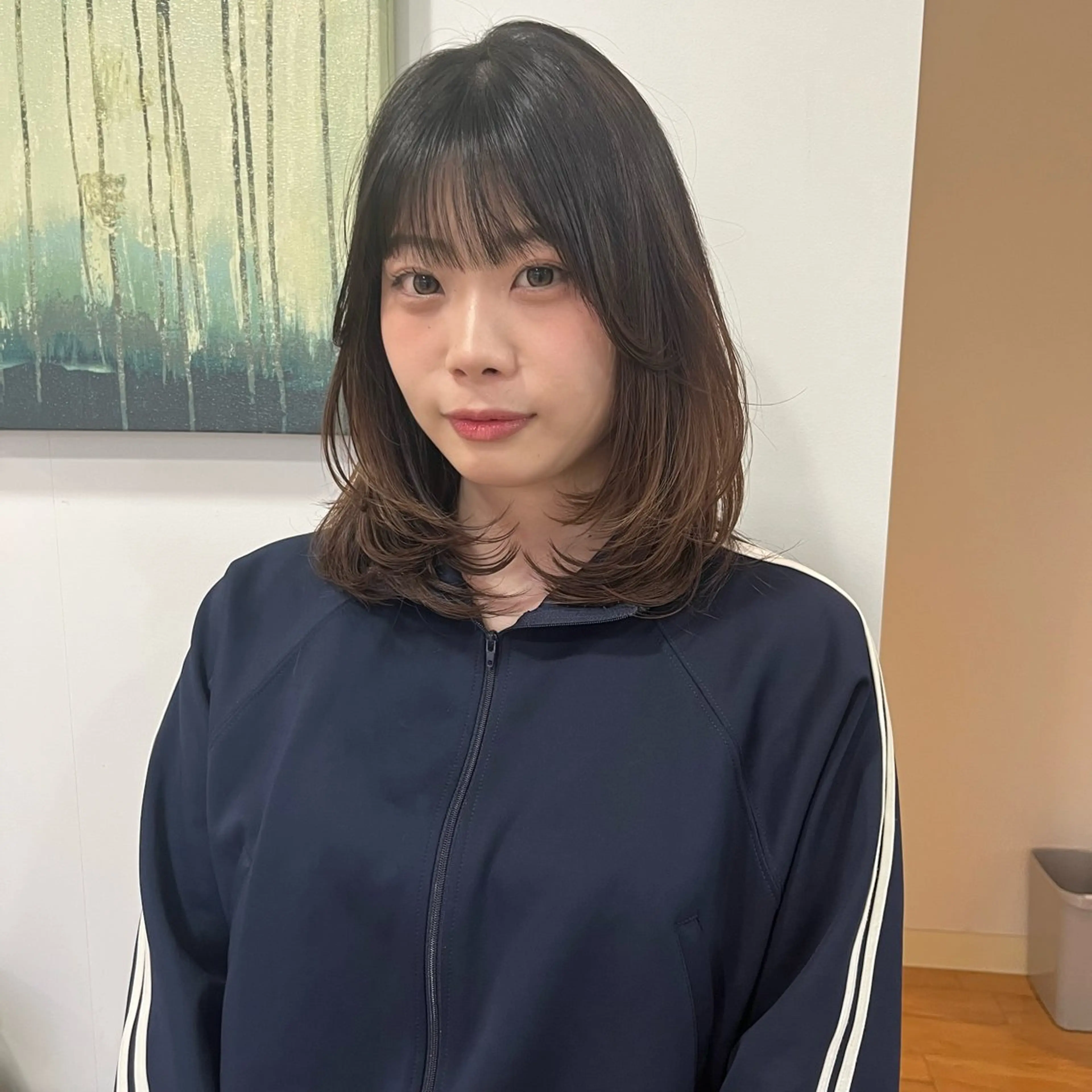 ミディアム レイヤーカット 宮成 佳歩のヘアスタイル