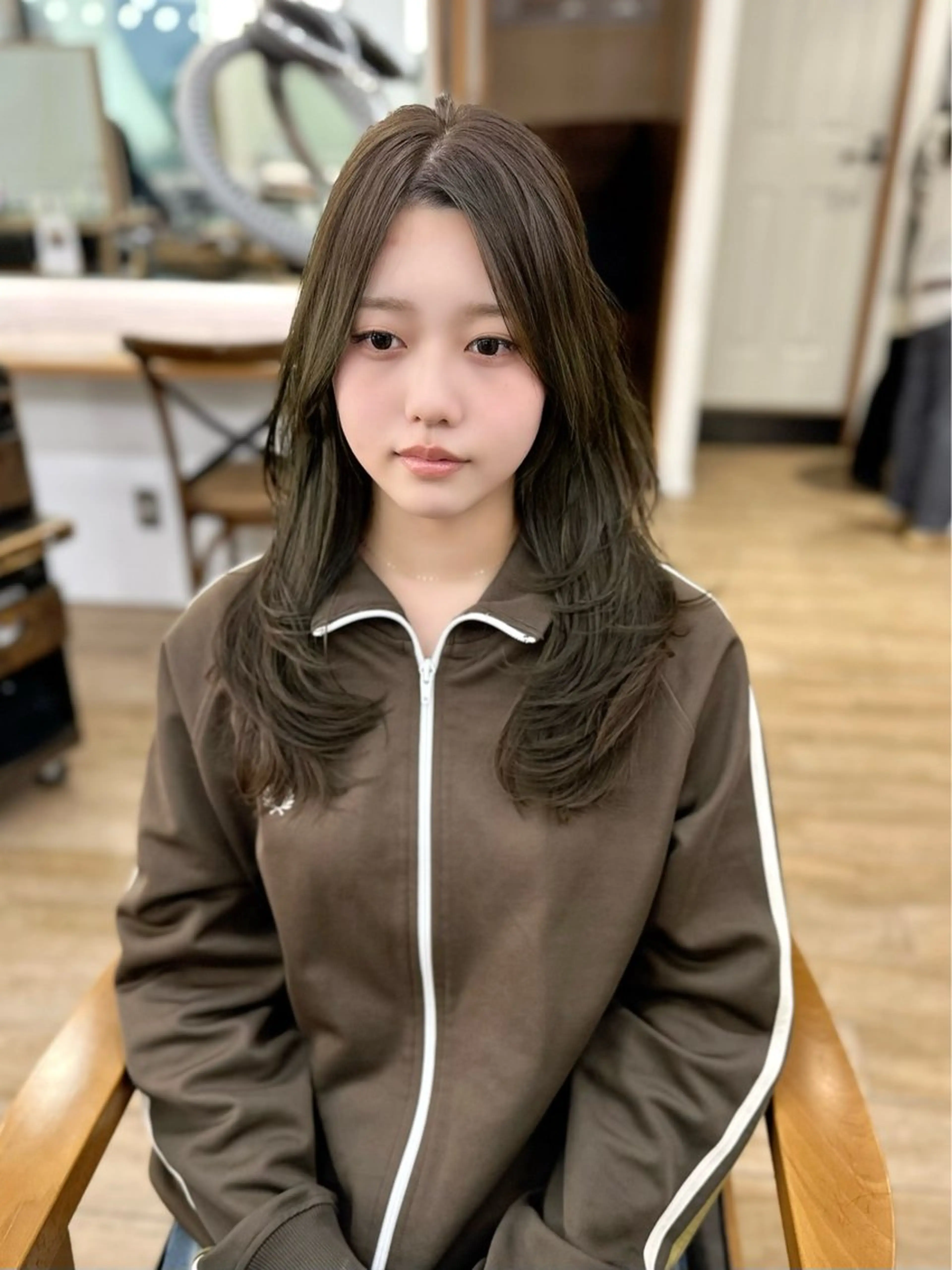 ロング カラー パーマ ヘアアレンジ メンズ キッズ レイヤーカット 🌿透け感カラーのヘアスタイル