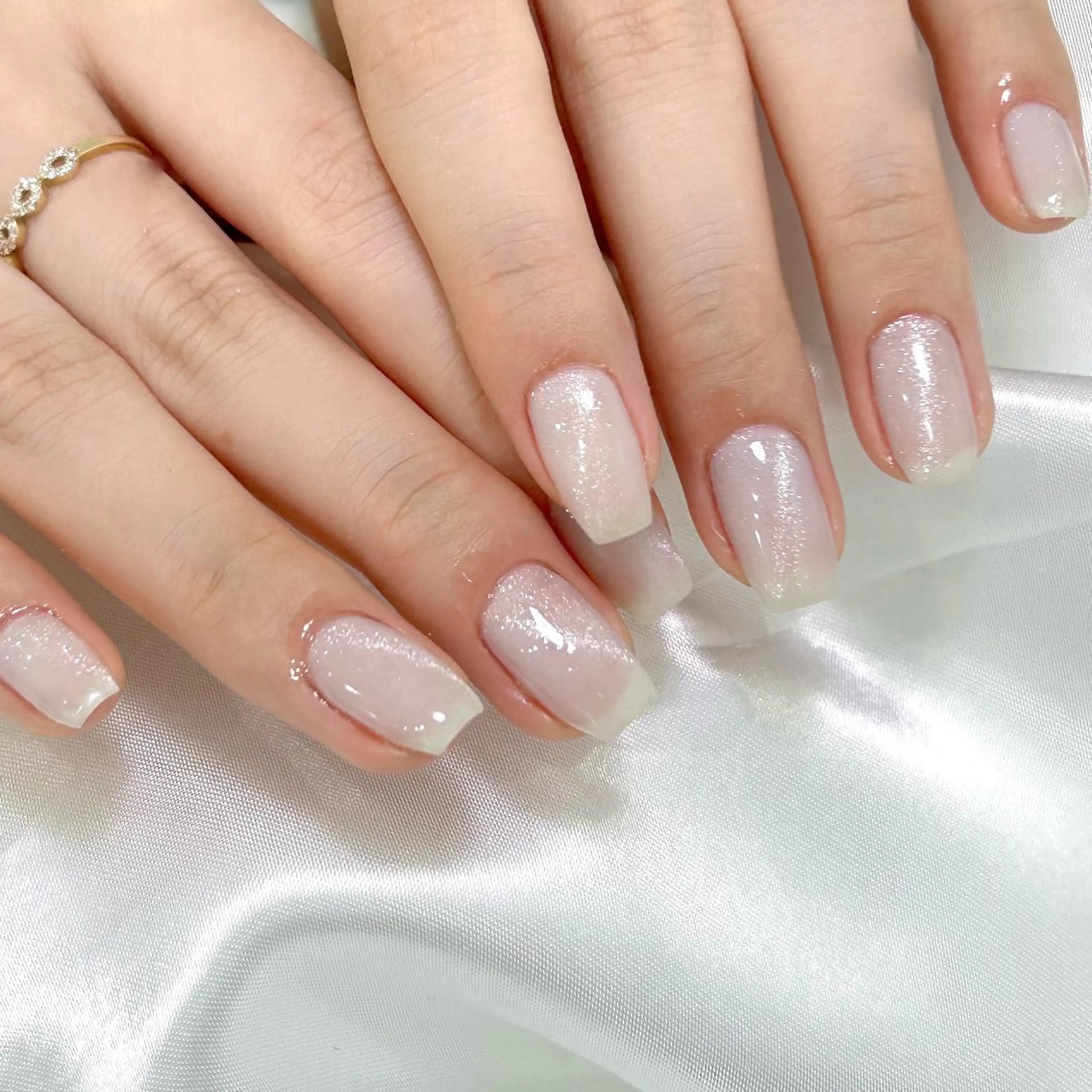 ネイル マグネットネイル ホワイト エルバイノリコ🎀 堅田パラジェル取扱店のネイルデザイン