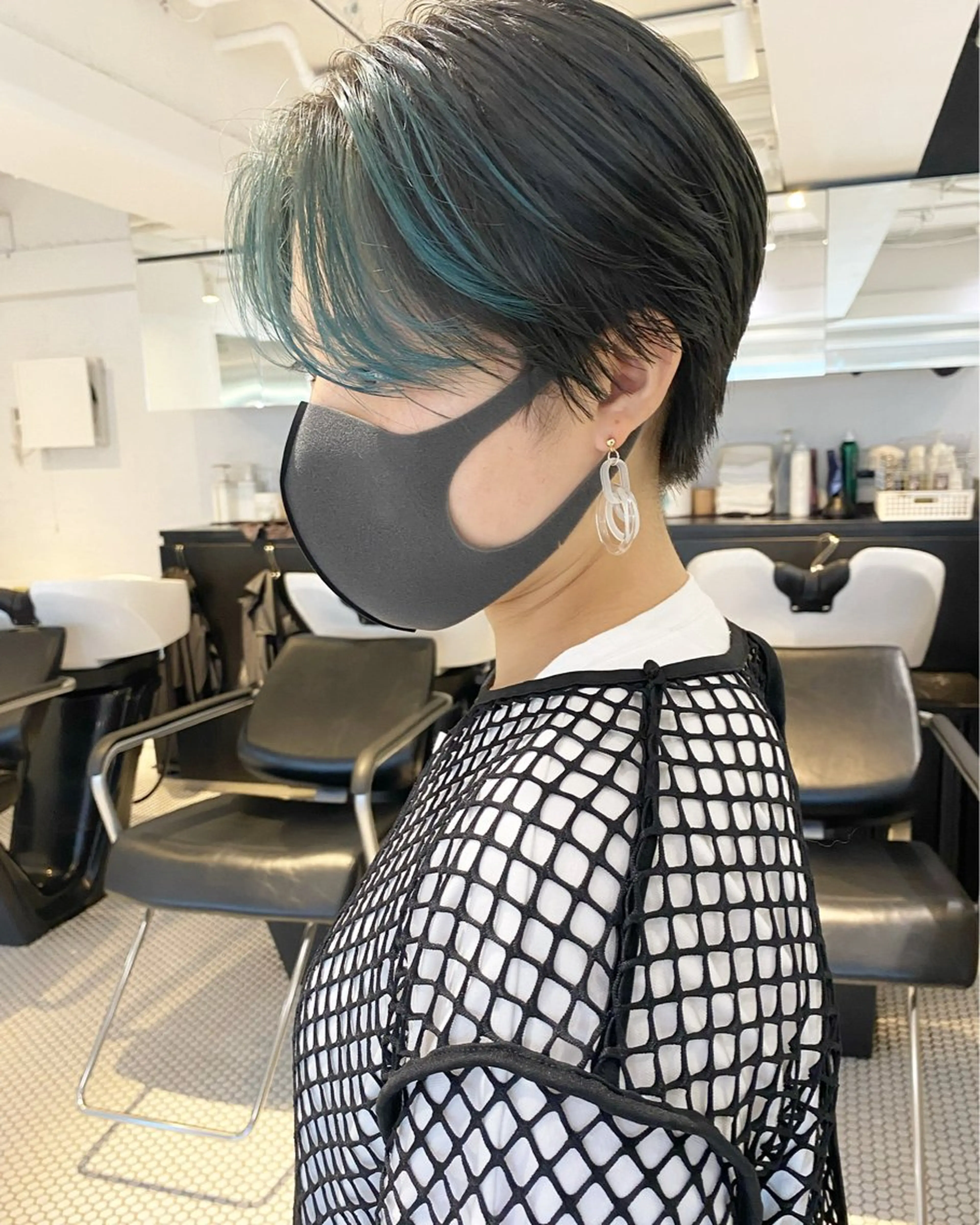 ショート ヘアカラー ラベンダーカラー＆ ミルクティー太田のヘアスタイル