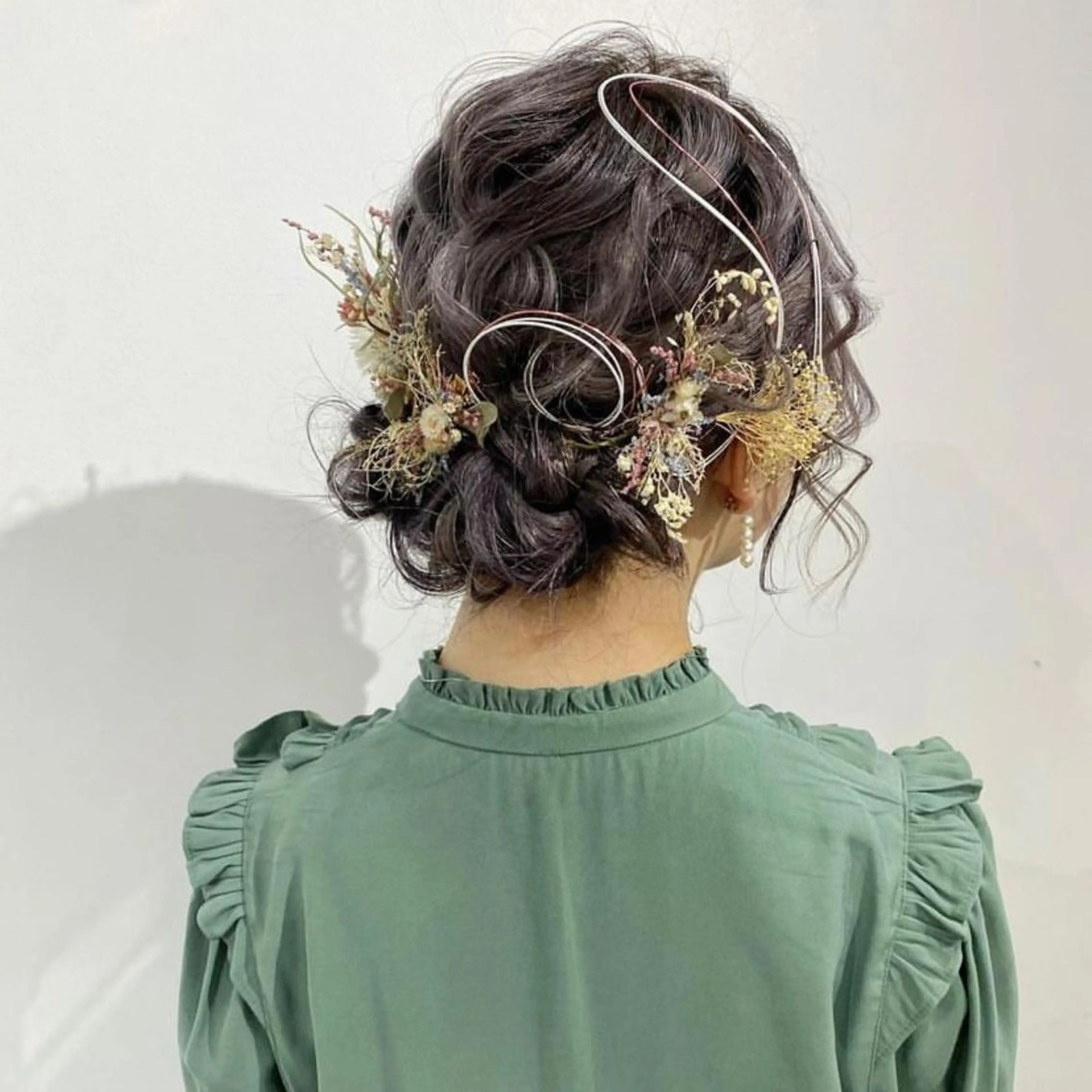 セミロング ヘアアレンジ 成人式 卒業式のヘアスタイル ピンクカラー/ mana🎀のヘアスタイル