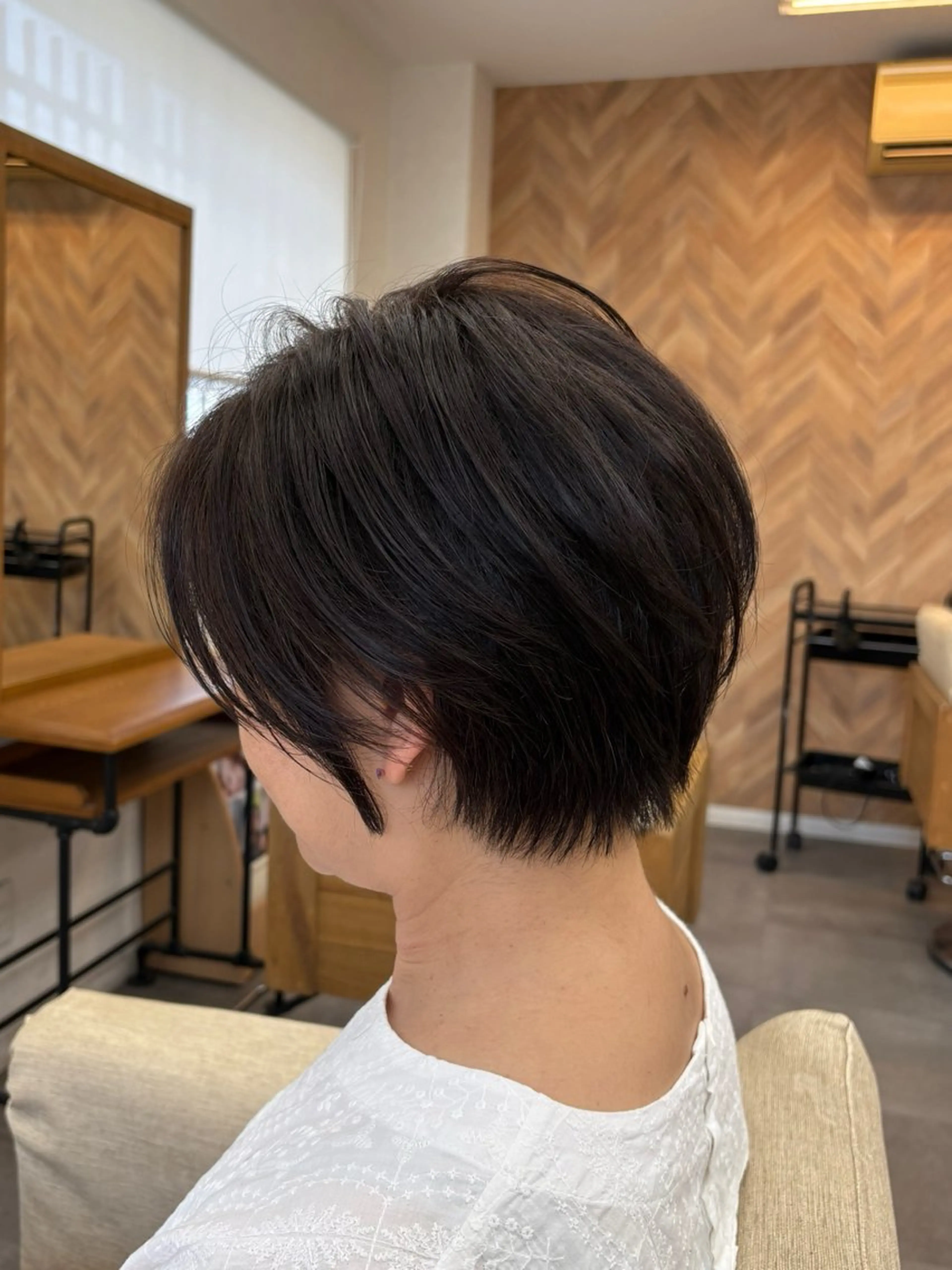 ショート ショートヘア カット ヘアカラー トリートメント issy/ハイライト ハイトーン／レイヤーのヘアスタイル