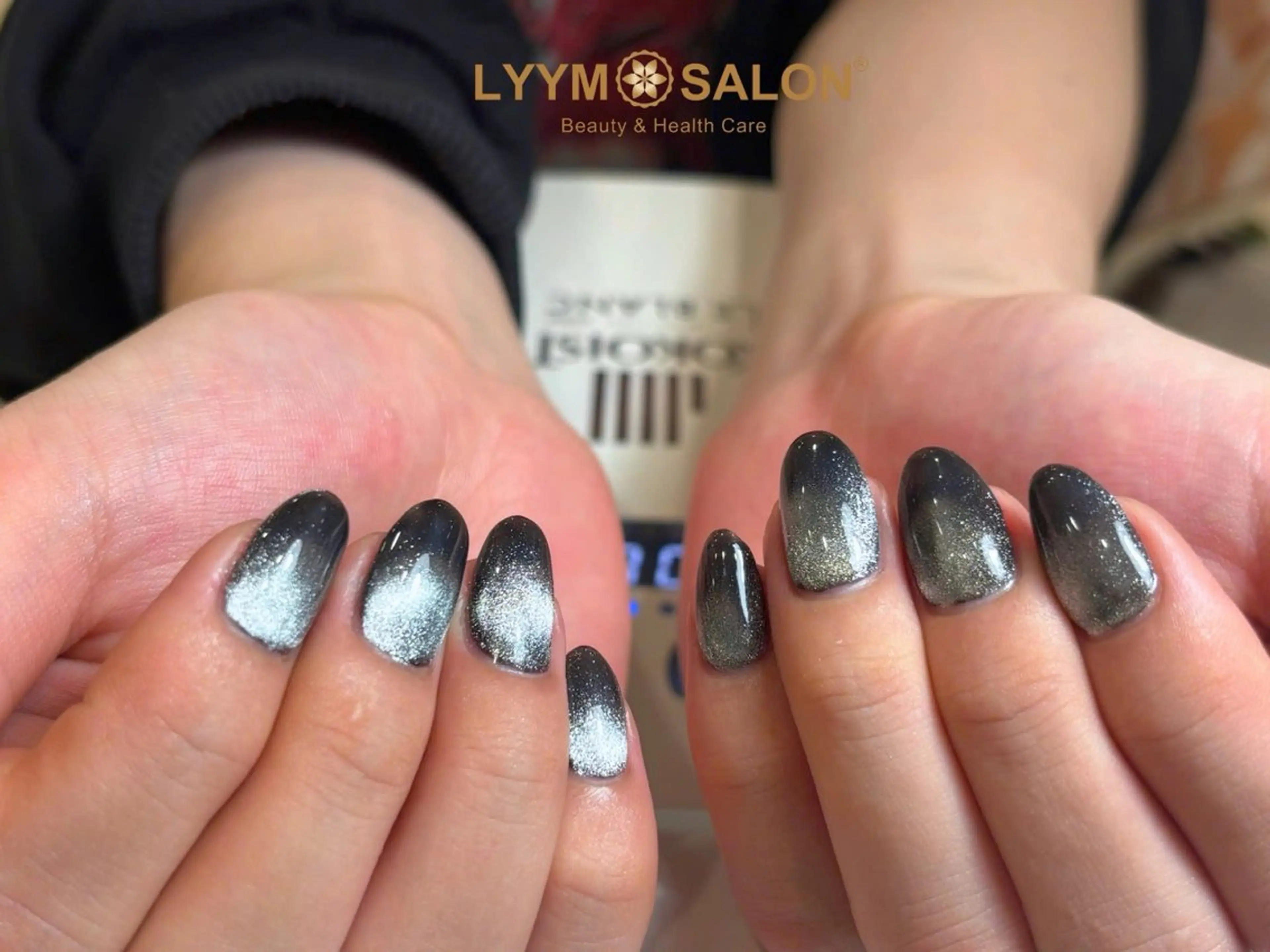 ネイル グラデーション 韓国ネイル ラメ(グリッター) シルバー ハンドネイル LYYM Salonのネイルデザイン