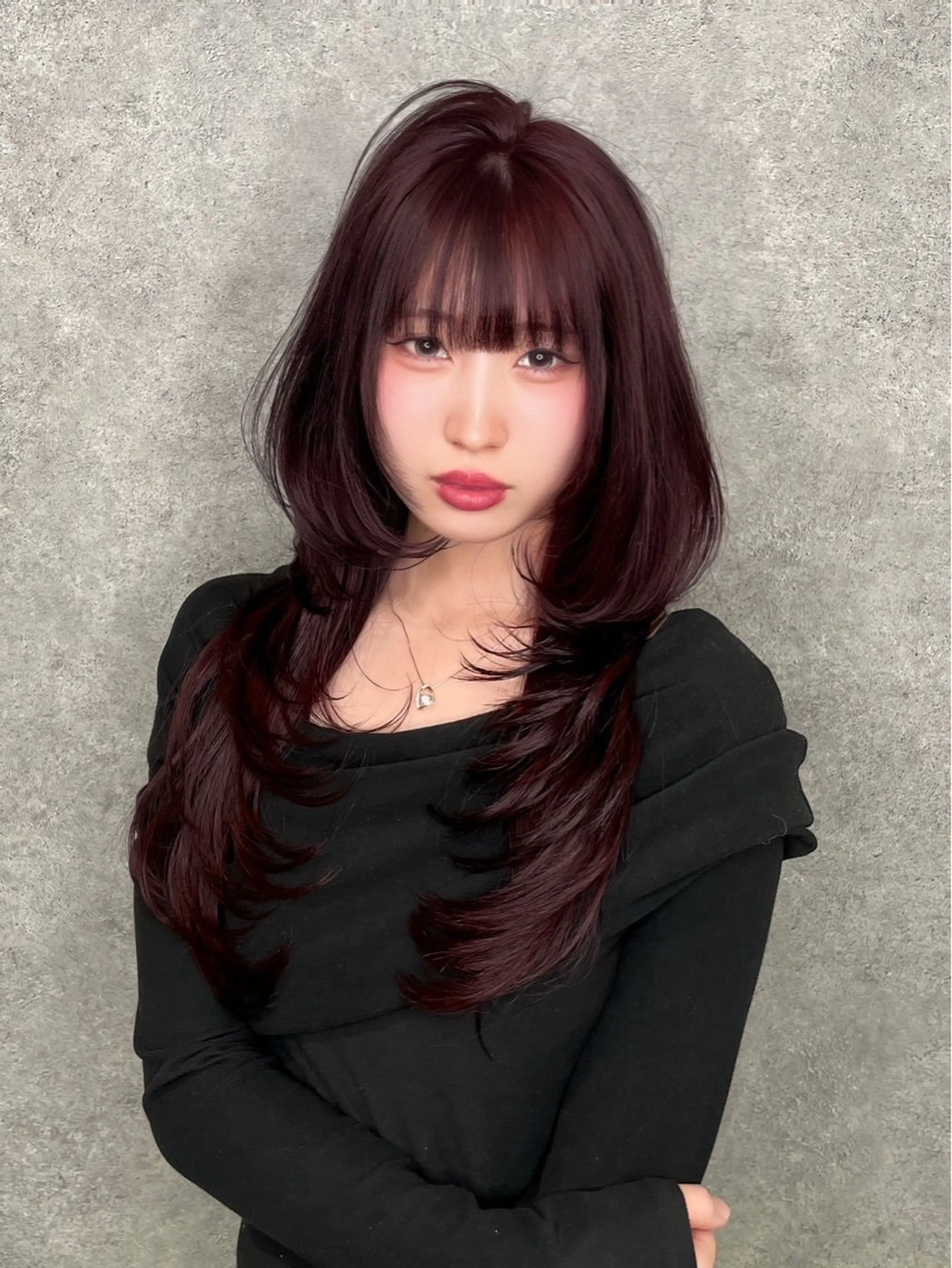 ロング カラー ボルドーカラー カシス 透明感カラー レイヤーカット ヘアカラー トリートメント 紅都🫧透明感 水光カラー🫧のヘアスタイル