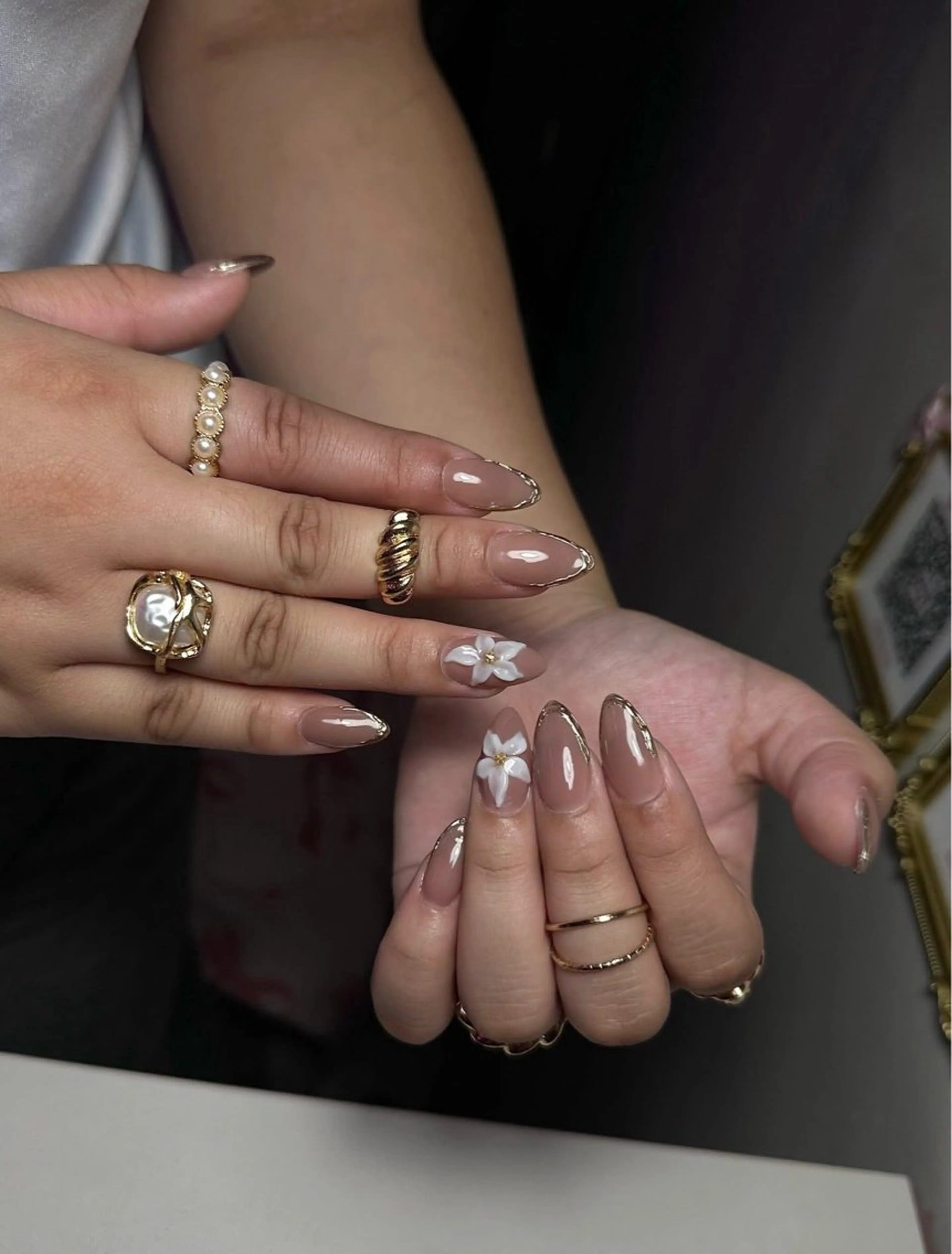 ネイル チークネイル フレンチネイル グラデーション 韓国ネイル マグネットネイル ハンドネイル JIN 168 新大久保のネイルデザイン