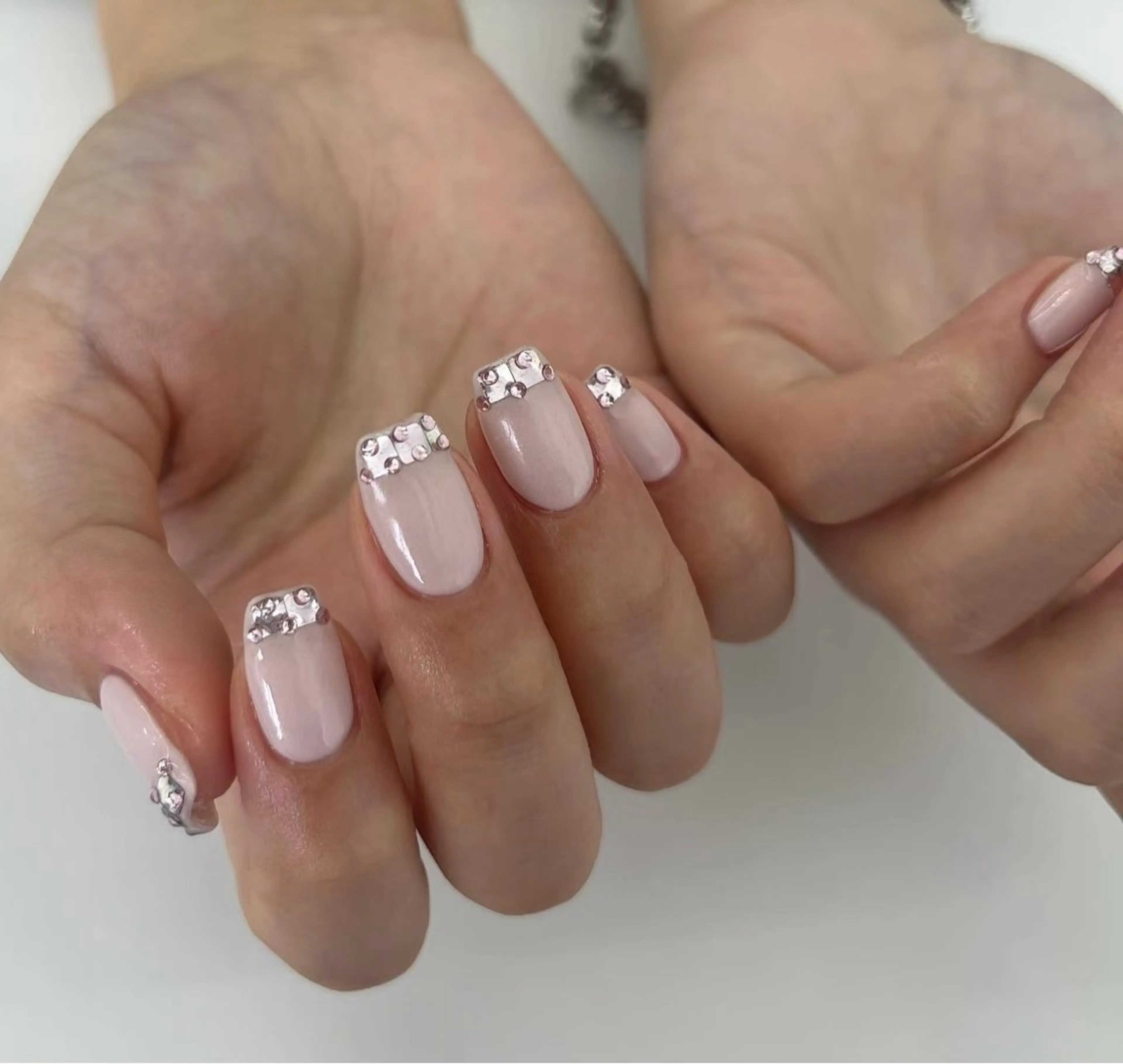 ネイル オーロラネイル フラワーネイル フットネイル フレンチネイル ジェルネイル ハンドネイル BabyYouMi nailのネイルデザイン