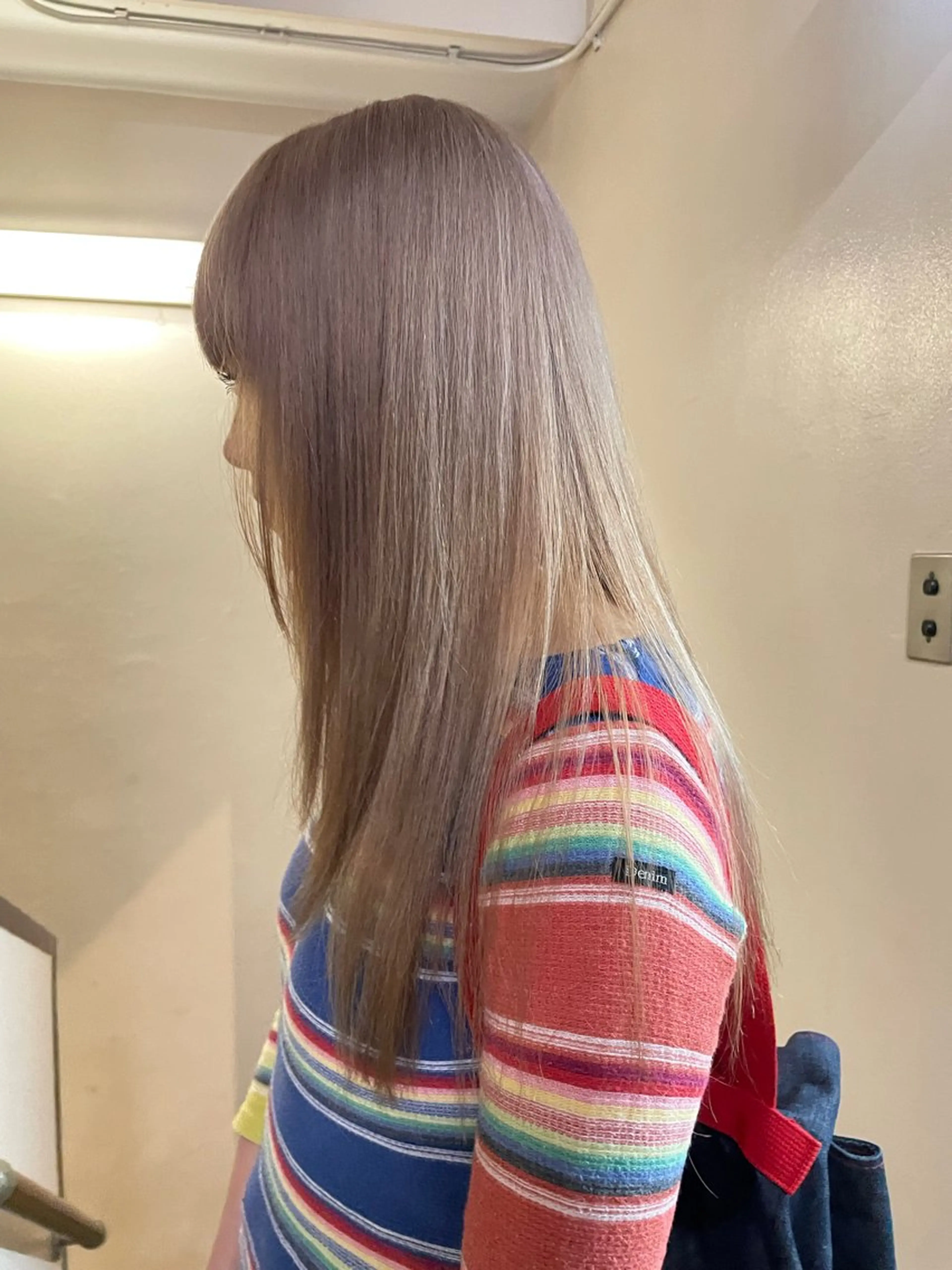 ロング ヘアカラー mio ／ハイトーンのヘアスタイル