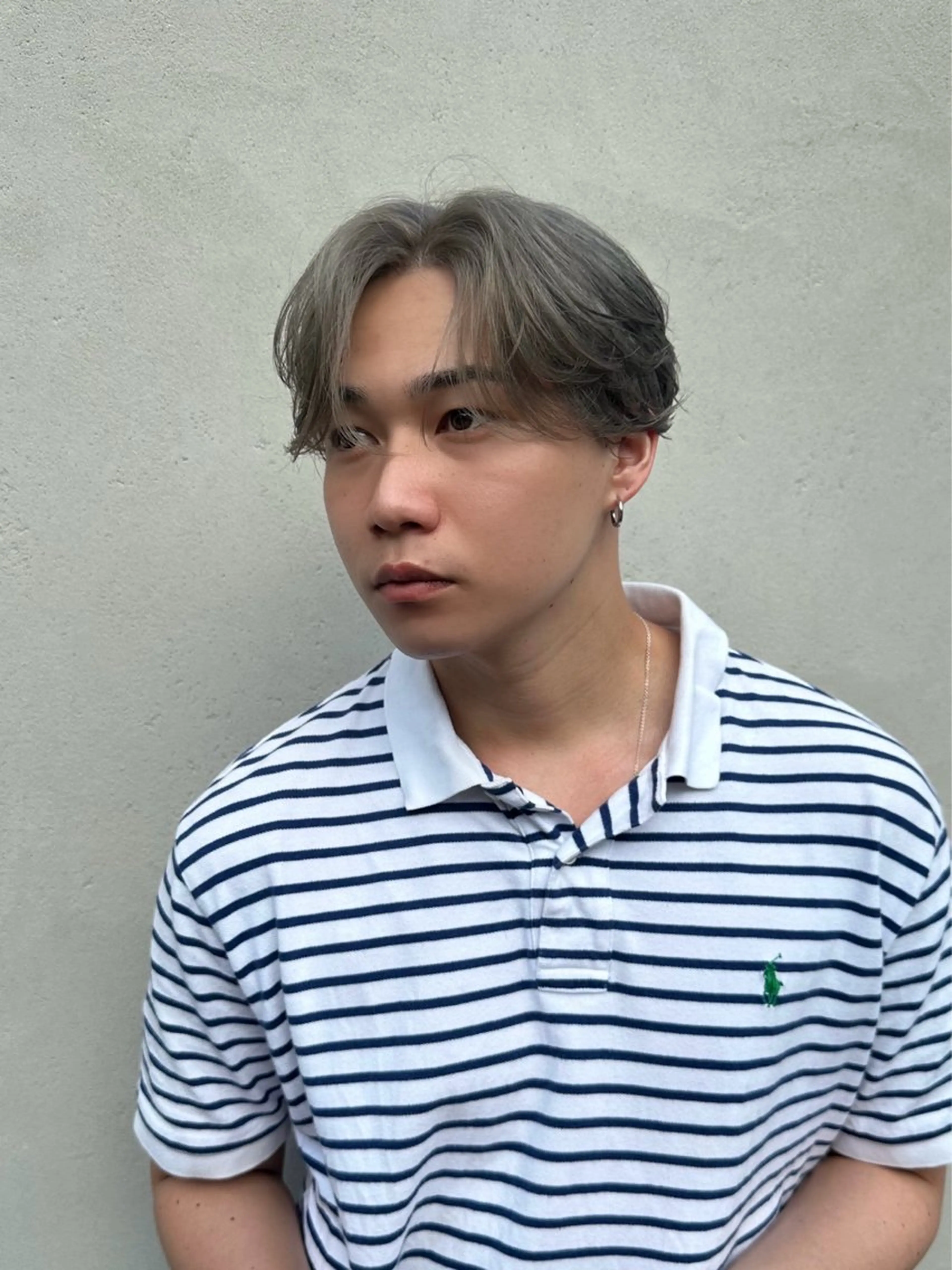 ミディアム カラー メンズ センターパート シルバー 💈原宿指名No.1 センターパート💈のヘアスタイル