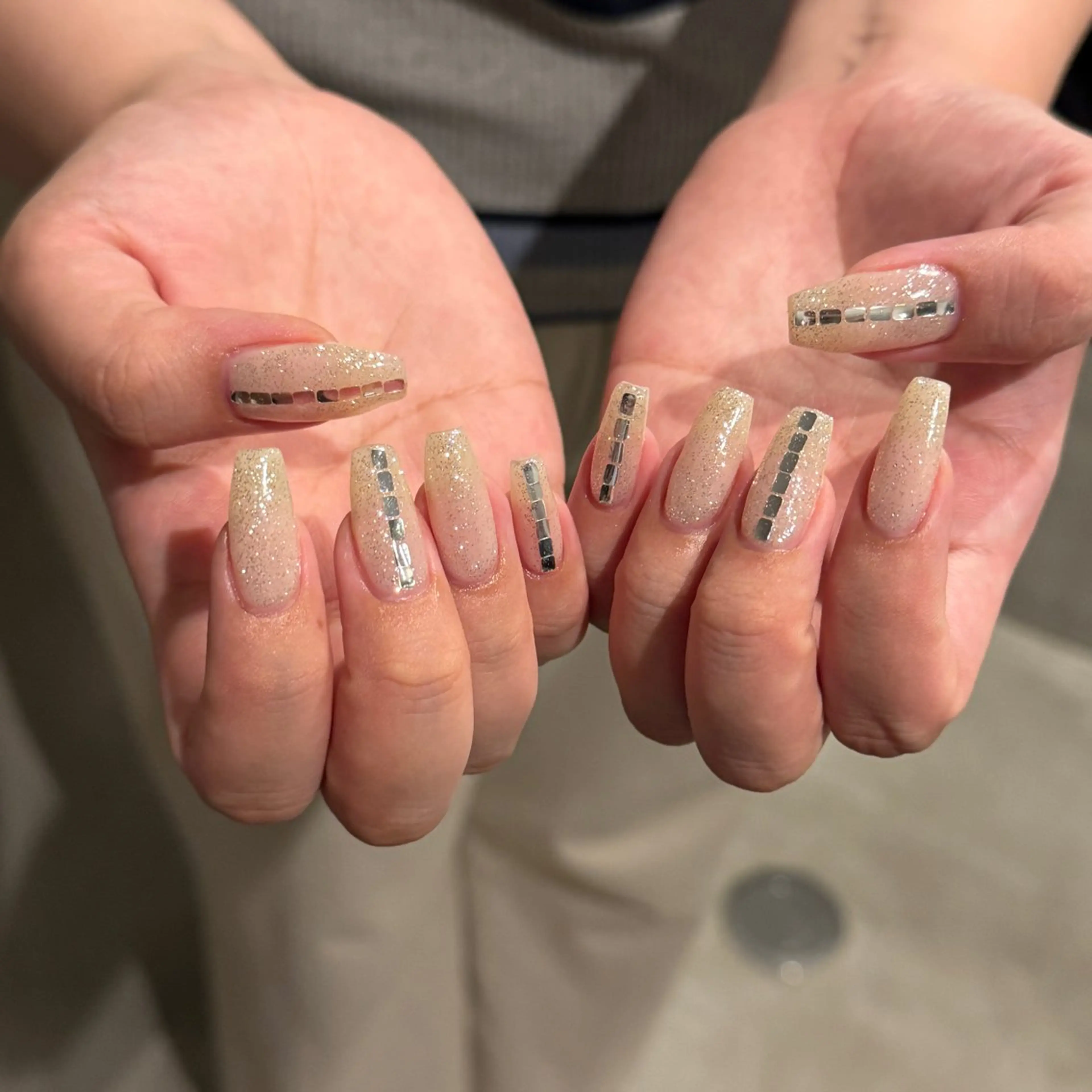 ネイル ハンドネイル 𝐫𝐚𝐢 𝐧𝐚𝐢𝐥の眉毛・アイブロウイメージ