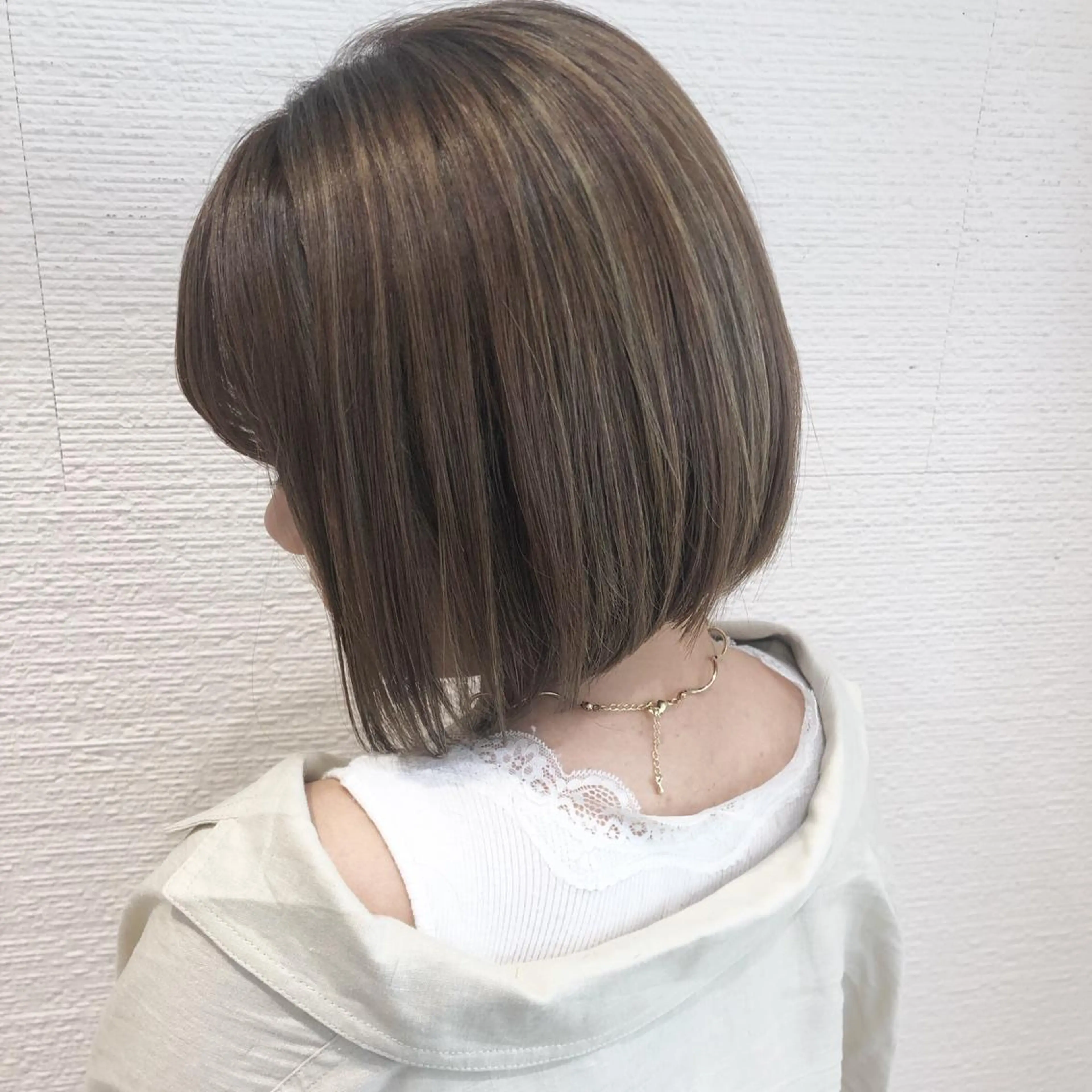 ショート カラー 三鷹で1番ショート ボブをカットする新谷のヘアスタイル