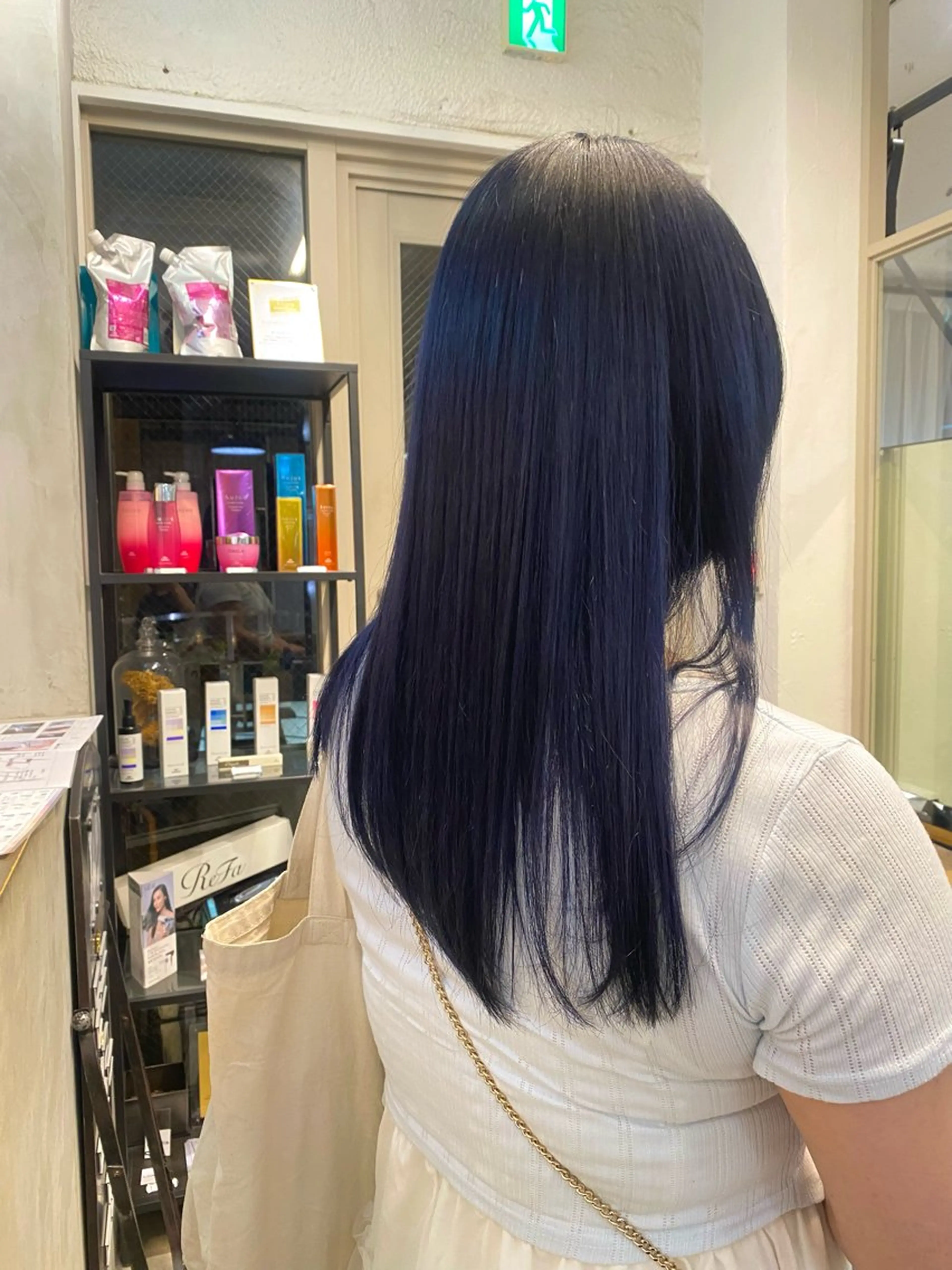 カラー ブリーチ ブルーカラー ヘアカラー Lomalia hayaのヘアスタイル