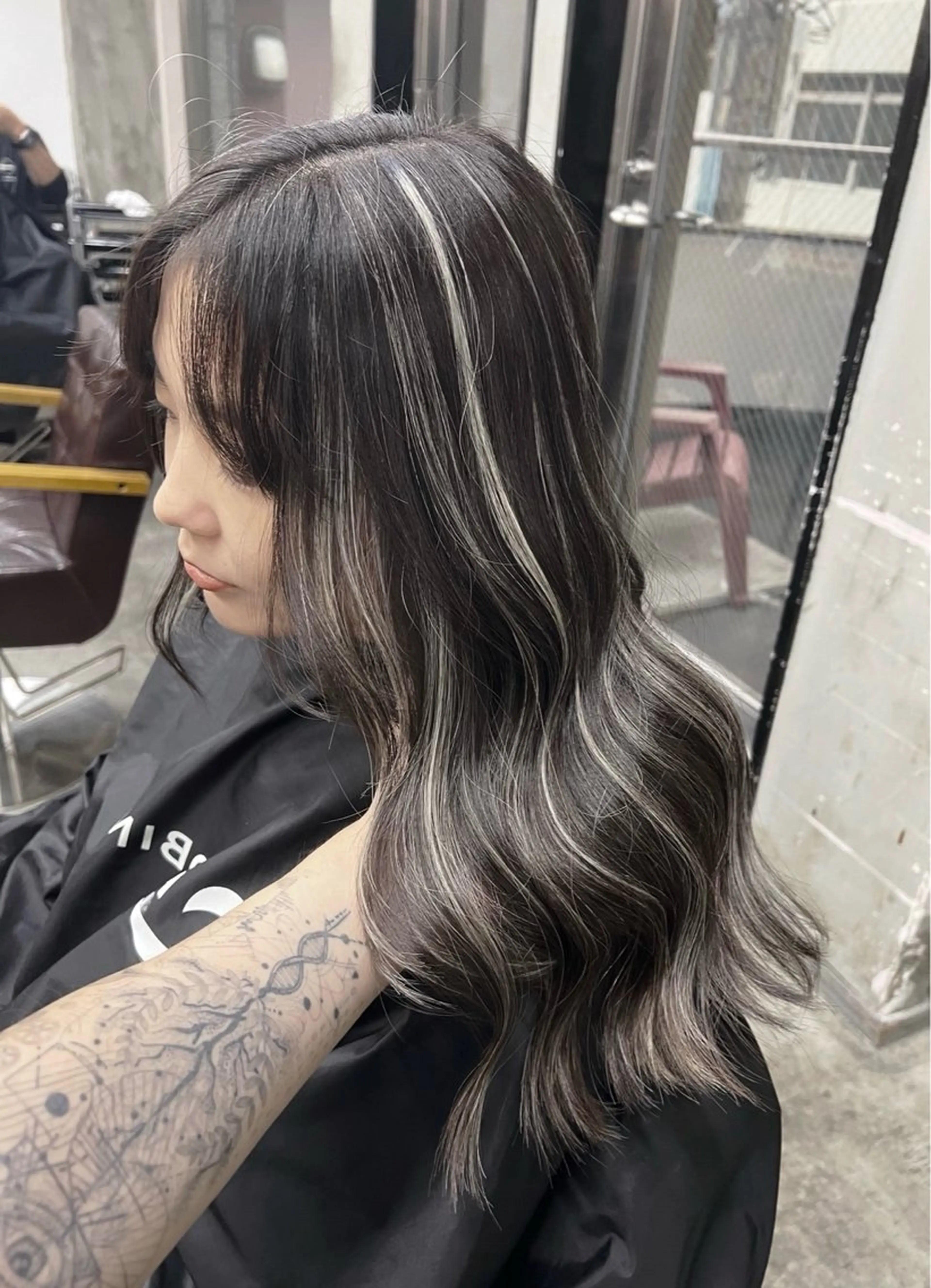 セミロング カラー ダークグレー ダークグレージュ グレージュ ハイライトカラー ハイライト ヘアカラー トリートメント 指名数No.1 /NAOYAのヘアスタイル