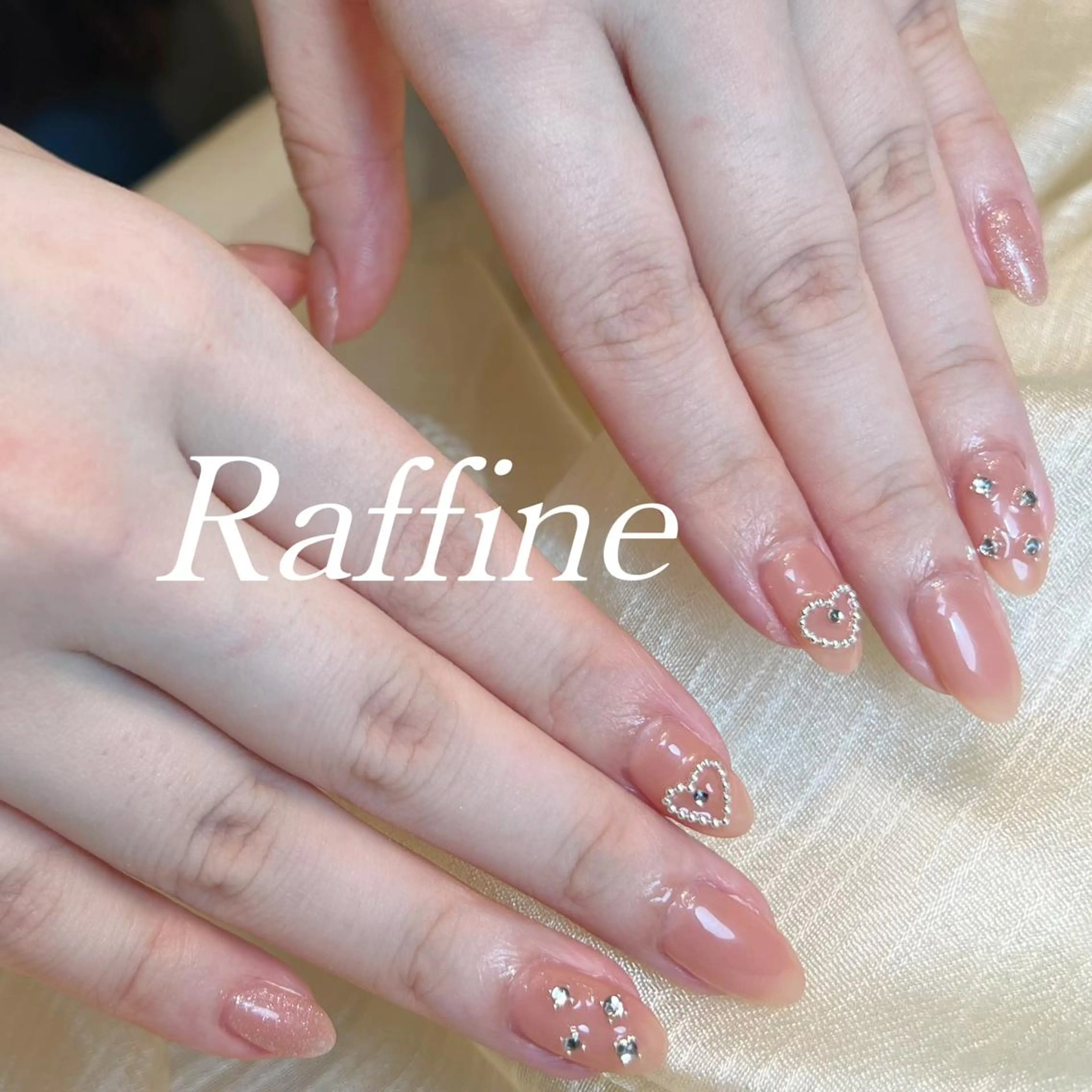 ネイル ハンドネイル RAFFINE haru🦋🩵のネイルデザイン