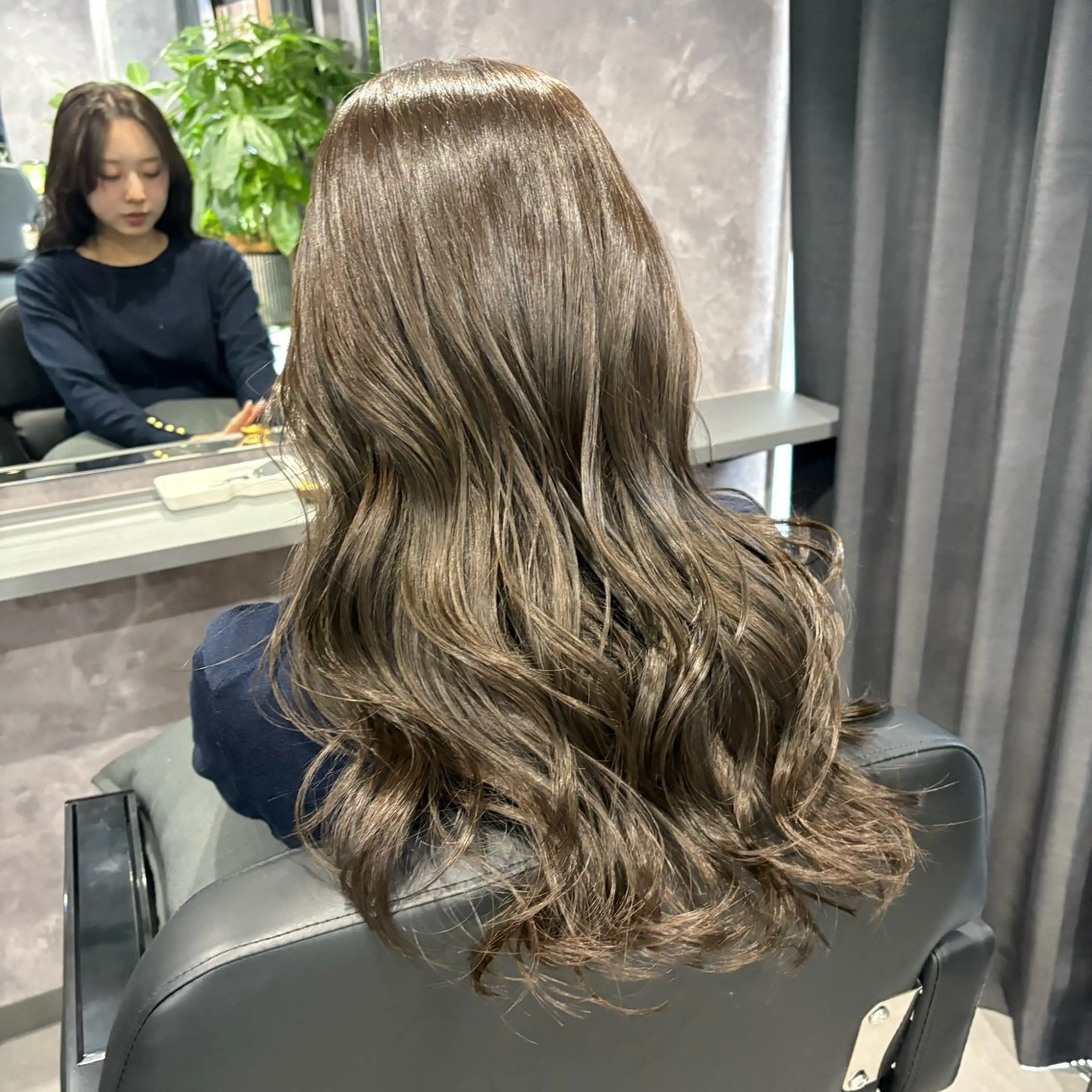 ロング カラー 透明感カラー カット ヘアカラー トリートメント nameless miichiのヘアスタイル