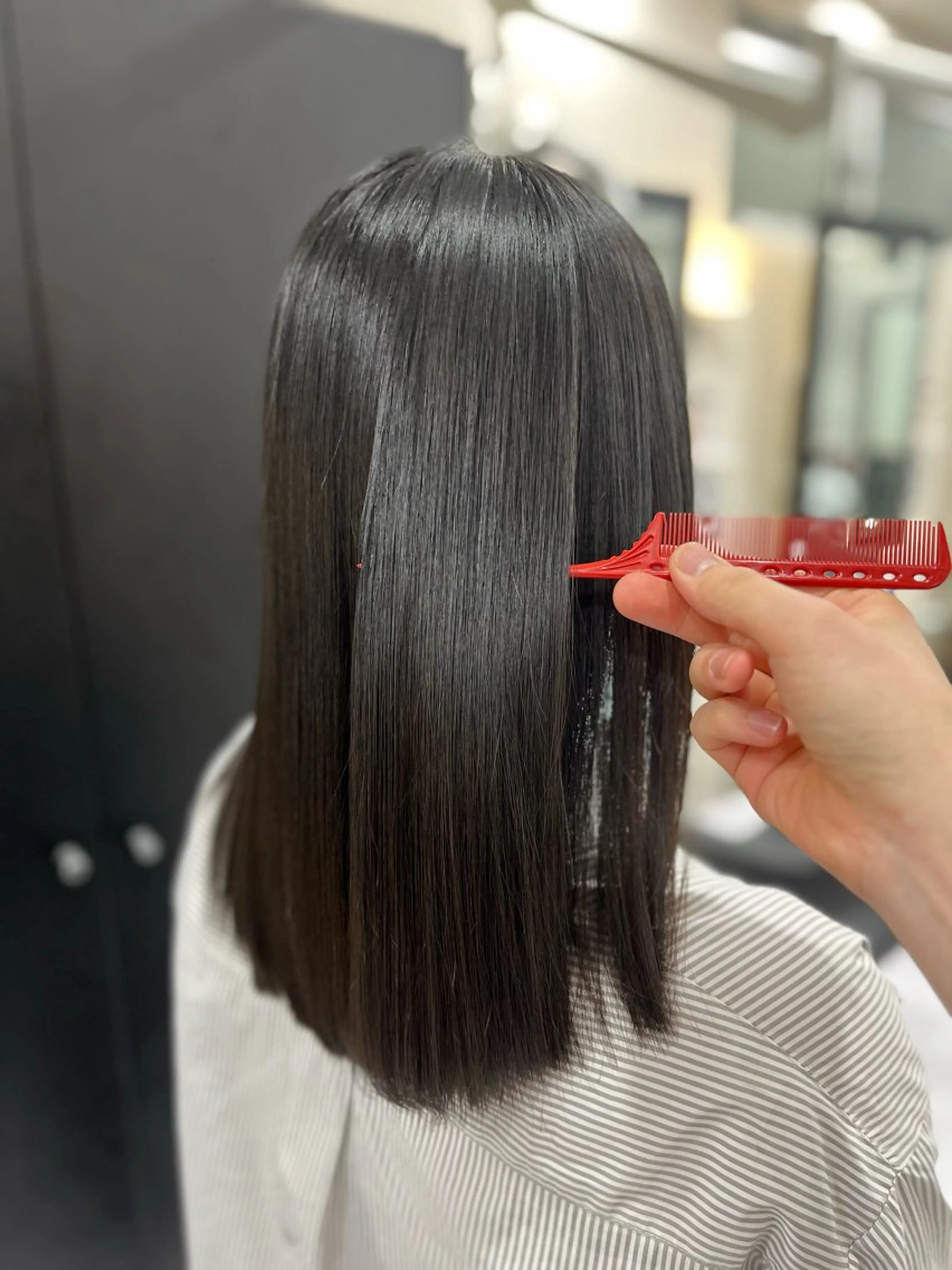 セミロング ☘️上村 ☘️髪質 改善/透明感カラーのヘアスタイル