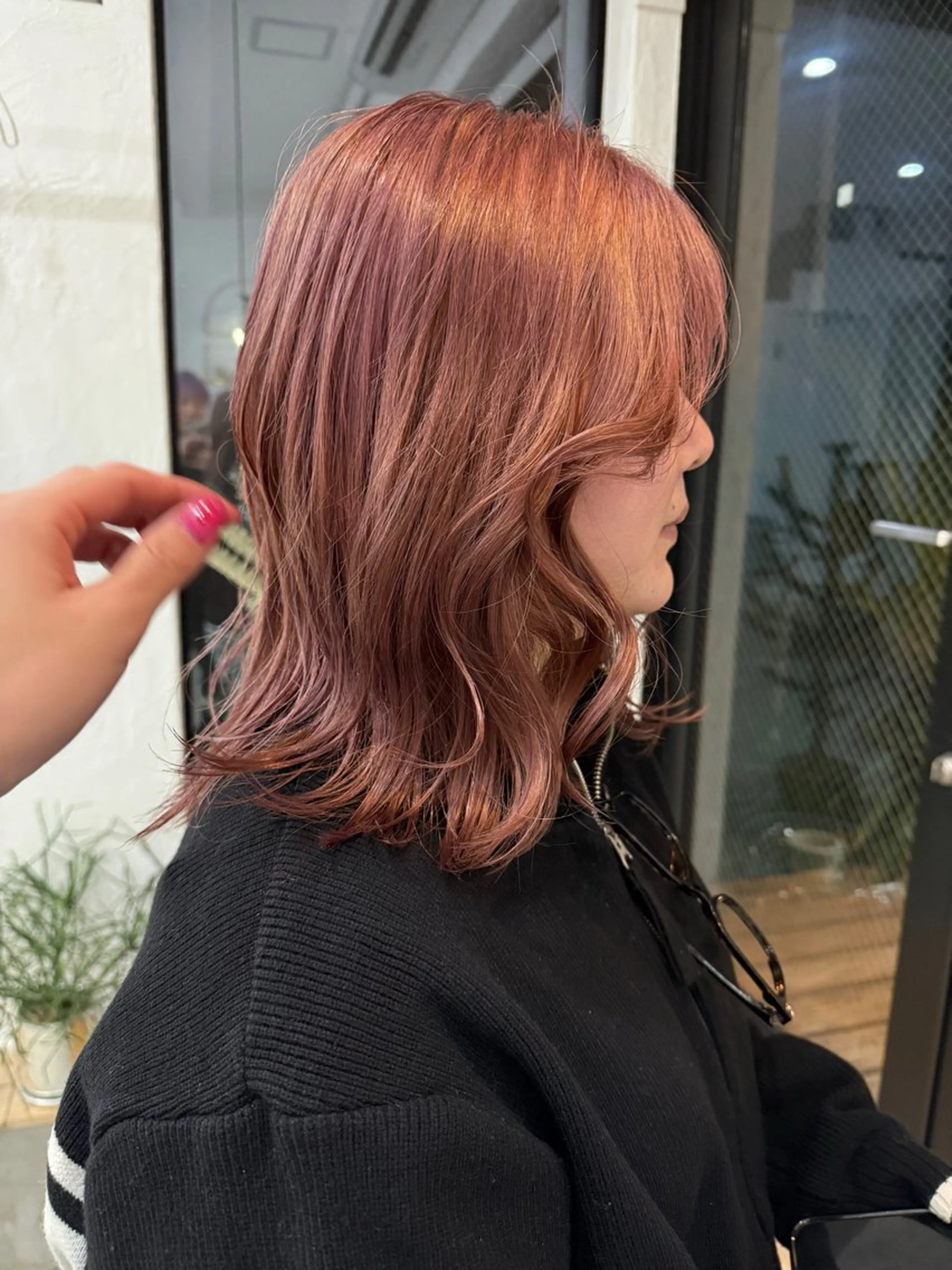 ミディアム ヘアカラー イシイ モエカのヘアスタイル