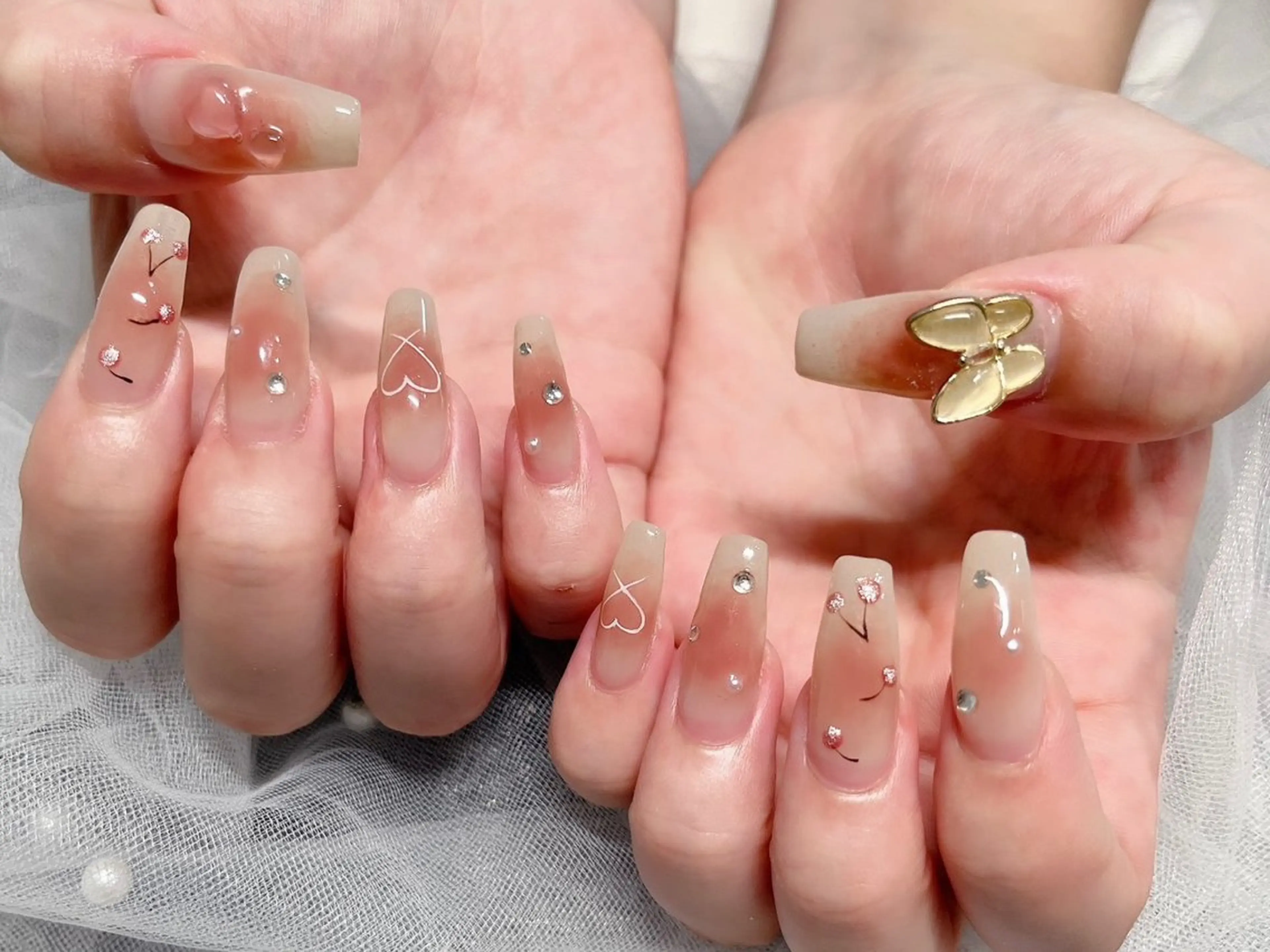 ネイル チークネイル ハンドネイル peTiT minamiのネイルデザイン