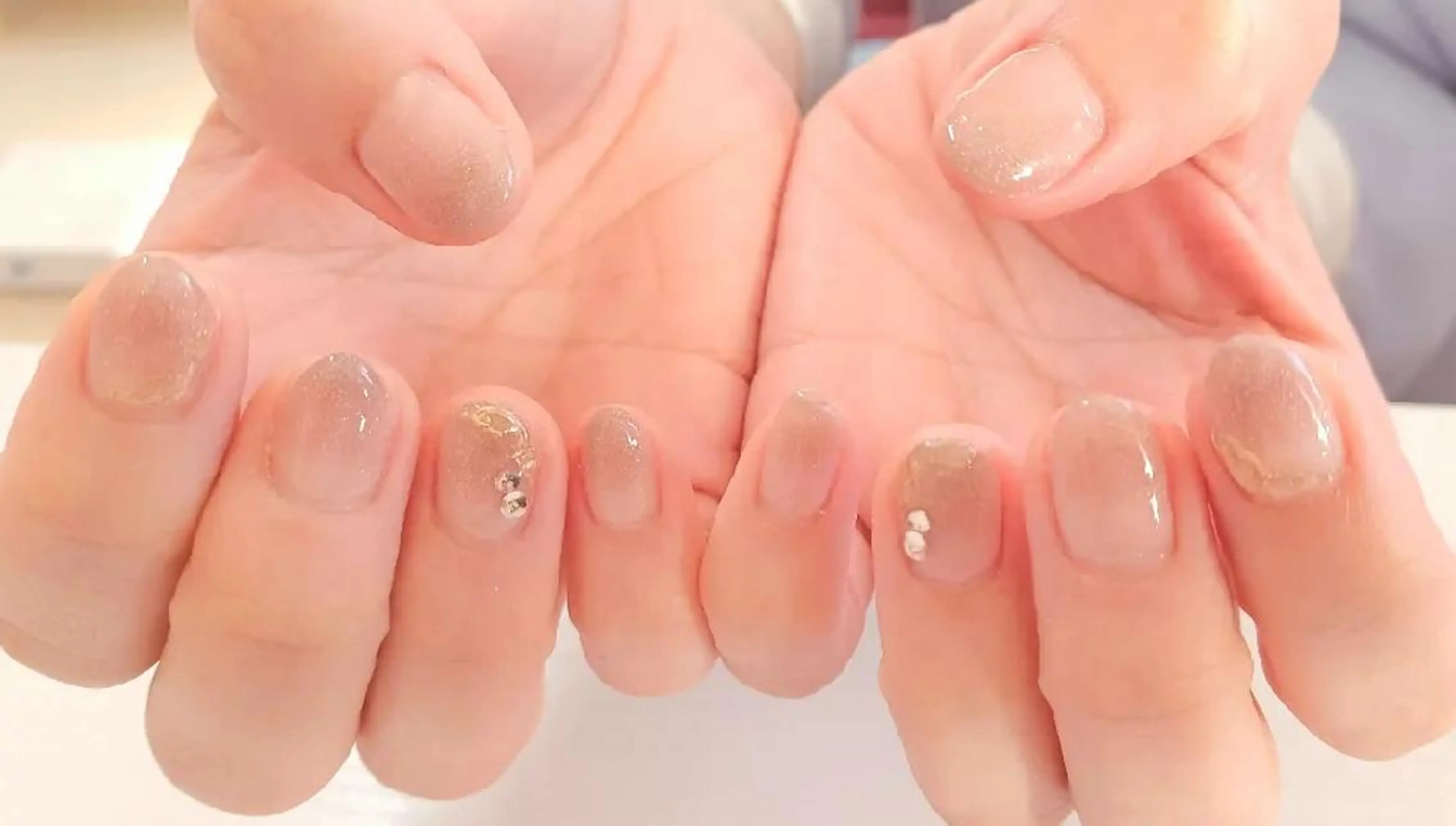 ネイル オーロラネイル グラデーション キラキラネイル ラメ(グリッター) オフィスネイル Micky nail chikushinoのその他イメージ