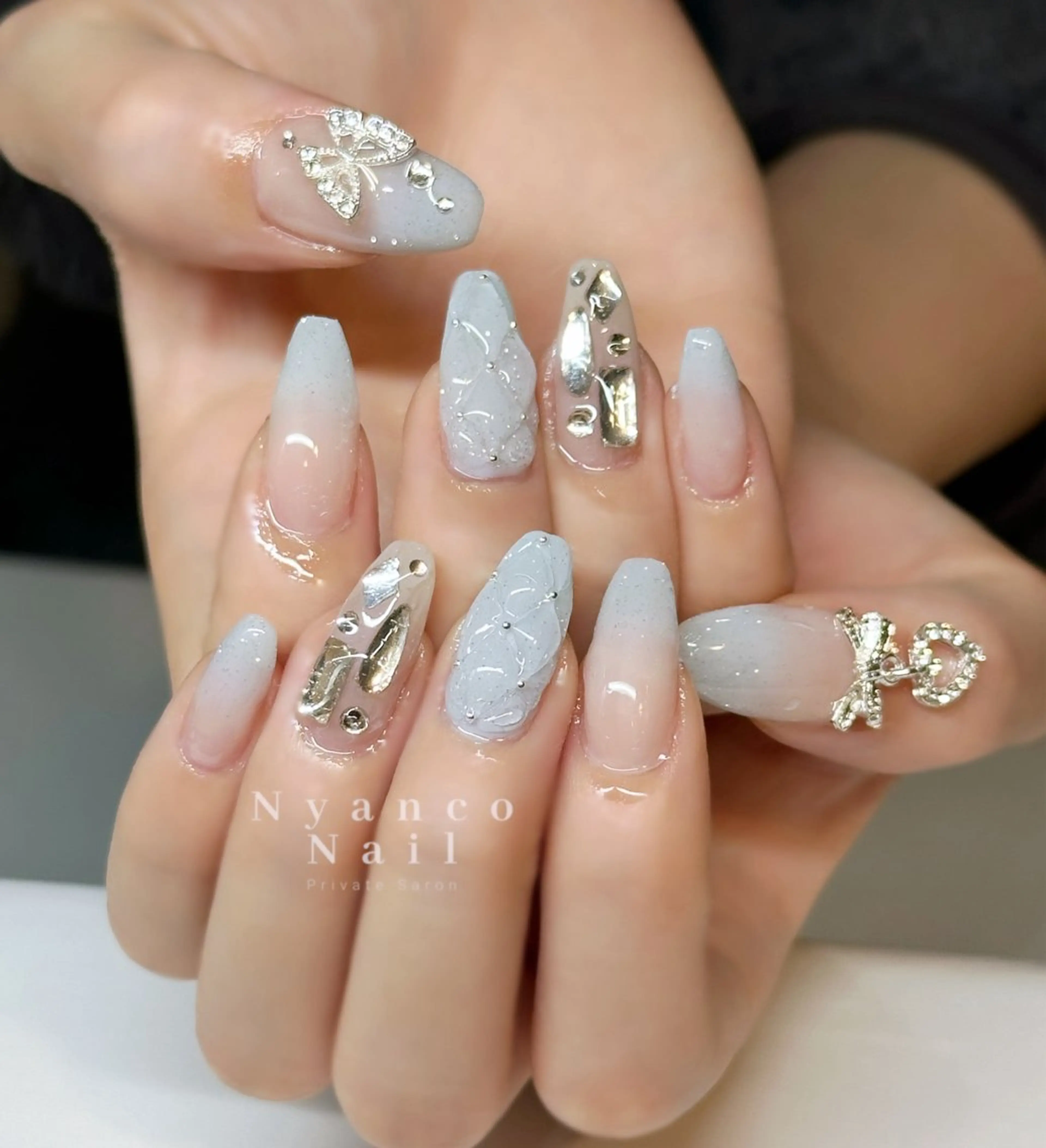 ネイル フラッシュネイル ジェルネイル キラキラネイル ラメ(グリッター) 春ネイル Nyanco Nailのネイルデザイン