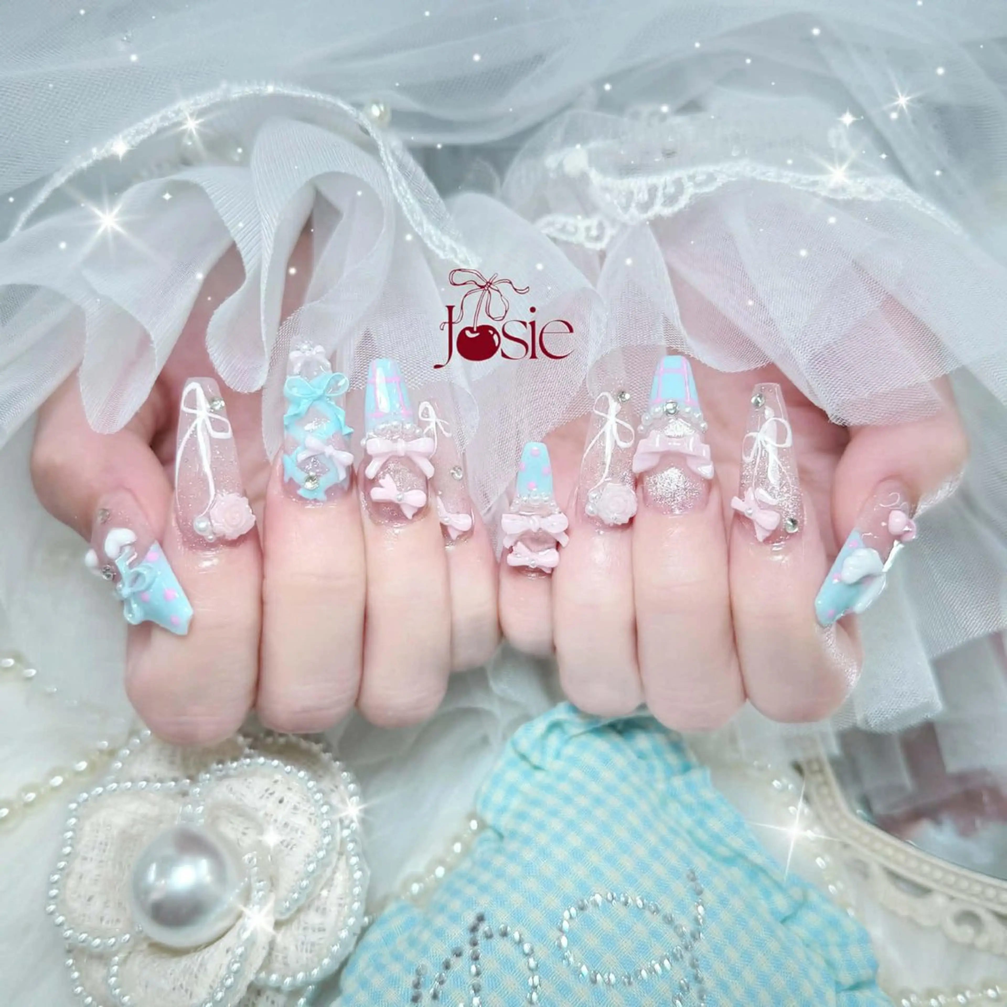 カラー グラデーションカラー ピンクカラー ハンドネイル AIN Nailのネイルデザイン