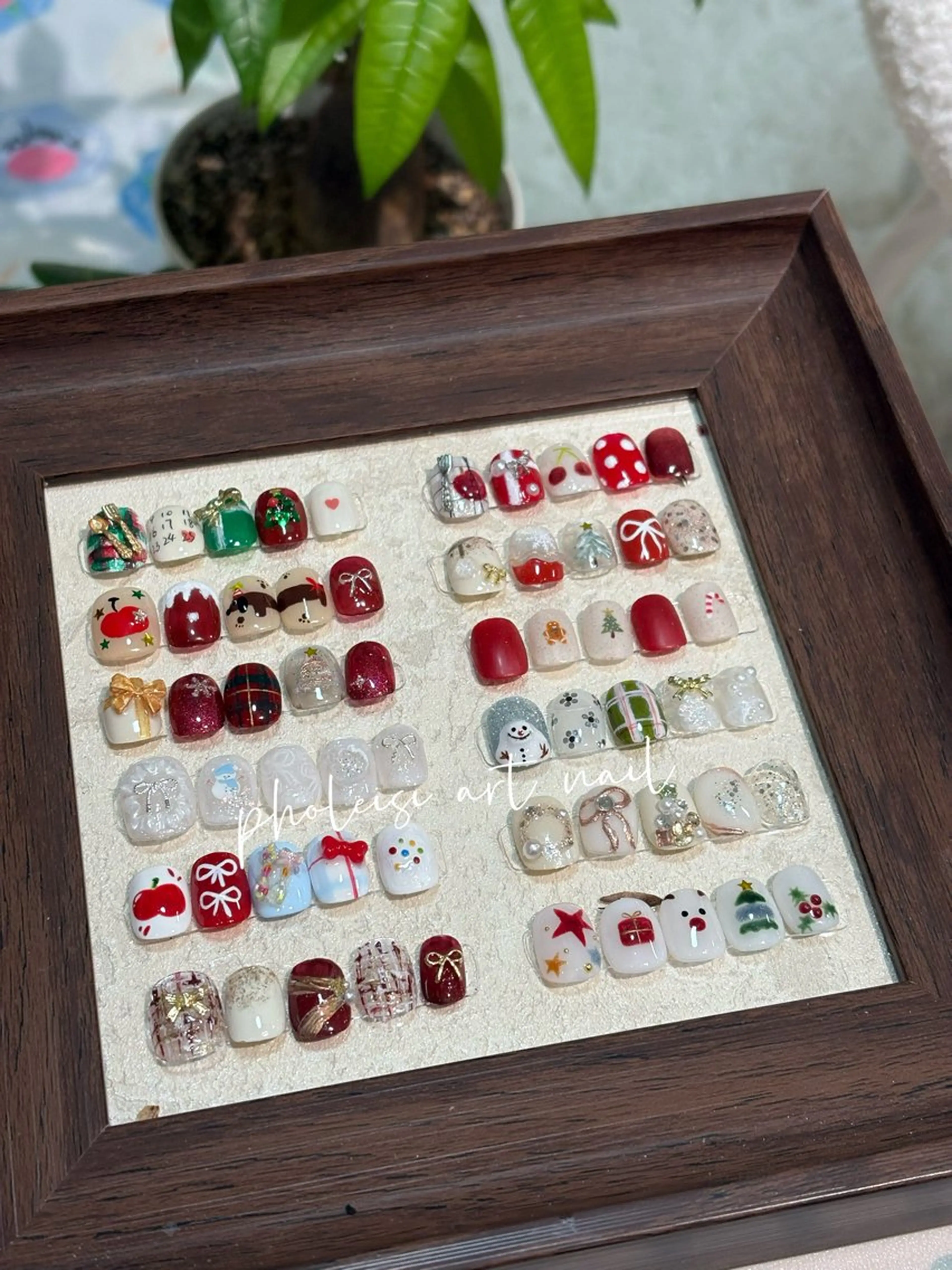 ネイル 冬ネイル クリスマス Pholeisi ArtNailAmyのネイルデザイン