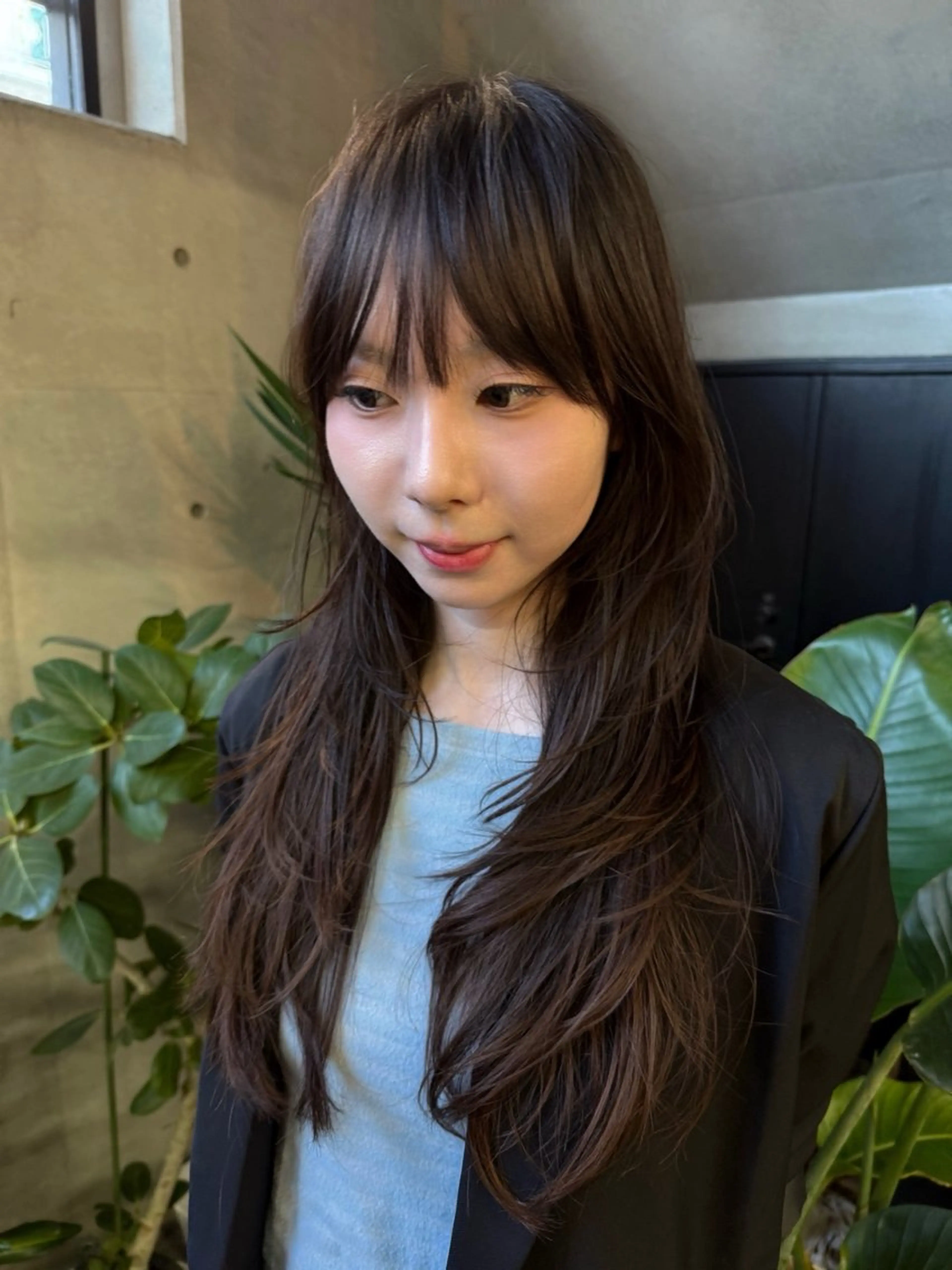 ロング ハッシュカット かきあげバング レイヤーカット シャギー サイドバング カット ヘアカラー レイヤーカット\ウル フ　chinatsuのヘアスタイル