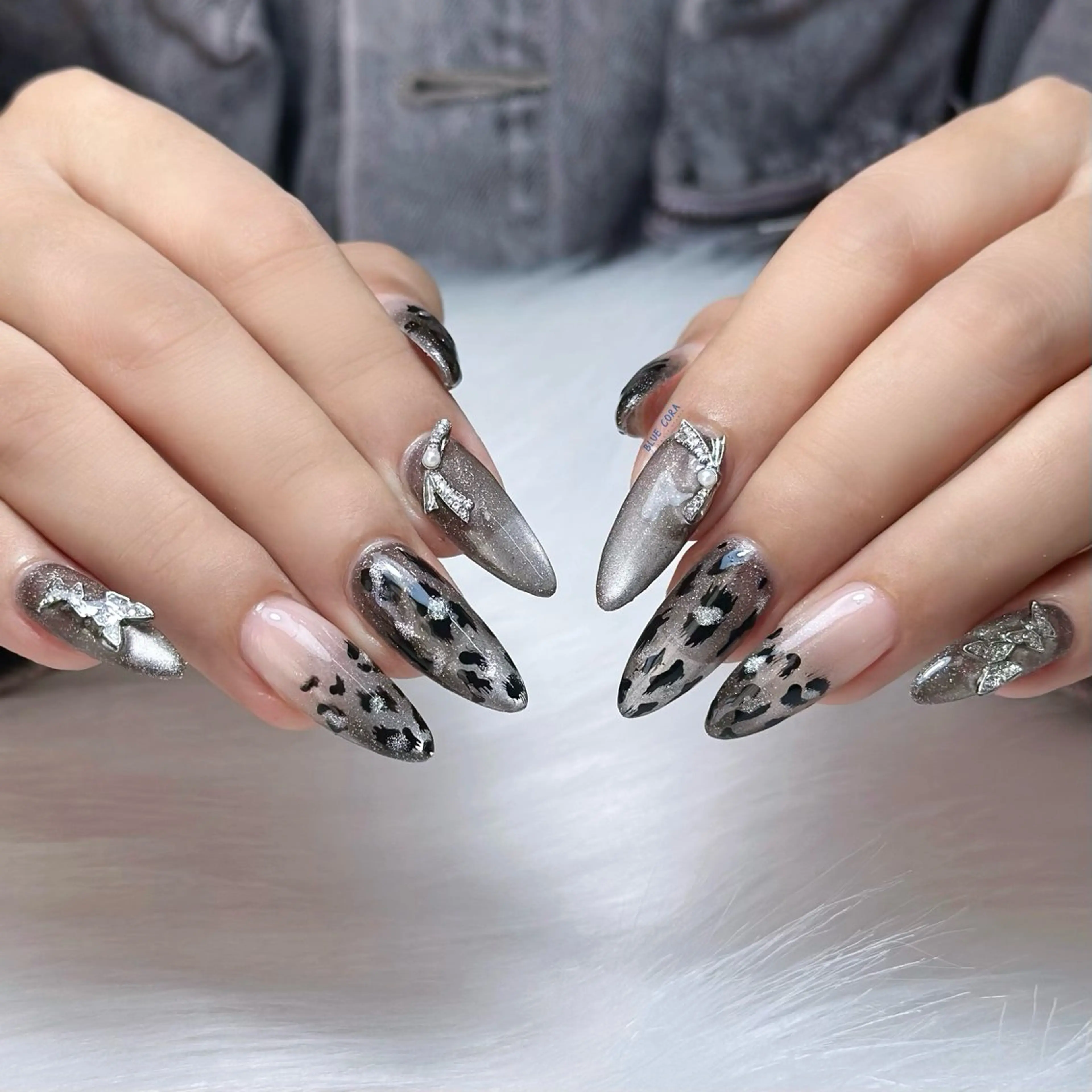 ネイル クリアネイル マグネットネイル ハンドネイル ハンドケア BLUE CORAのネイルデザイン