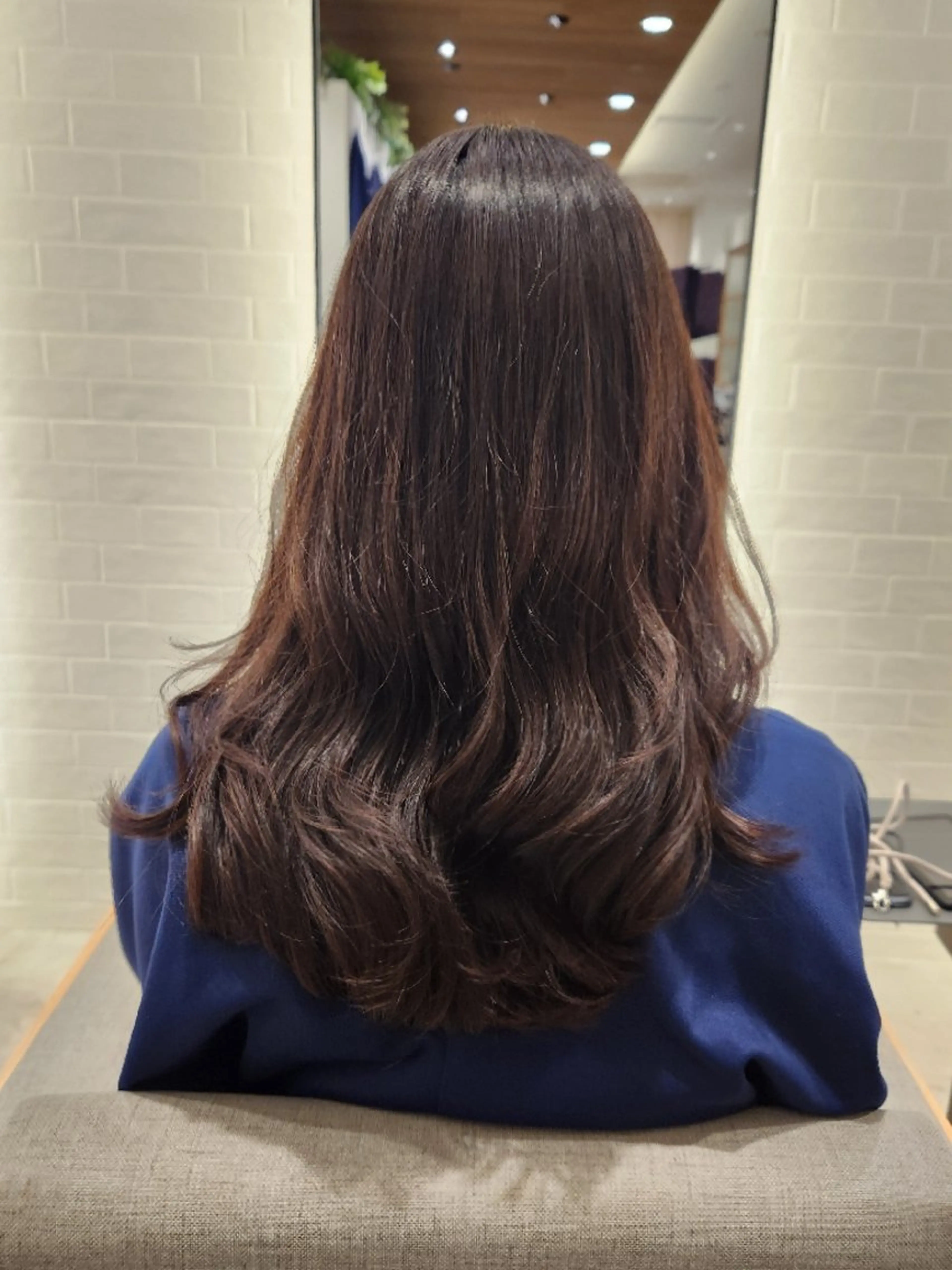 セミロング パーマ 💜艶髪カラー💜 🎶富川美希🎶のヘアスタイル