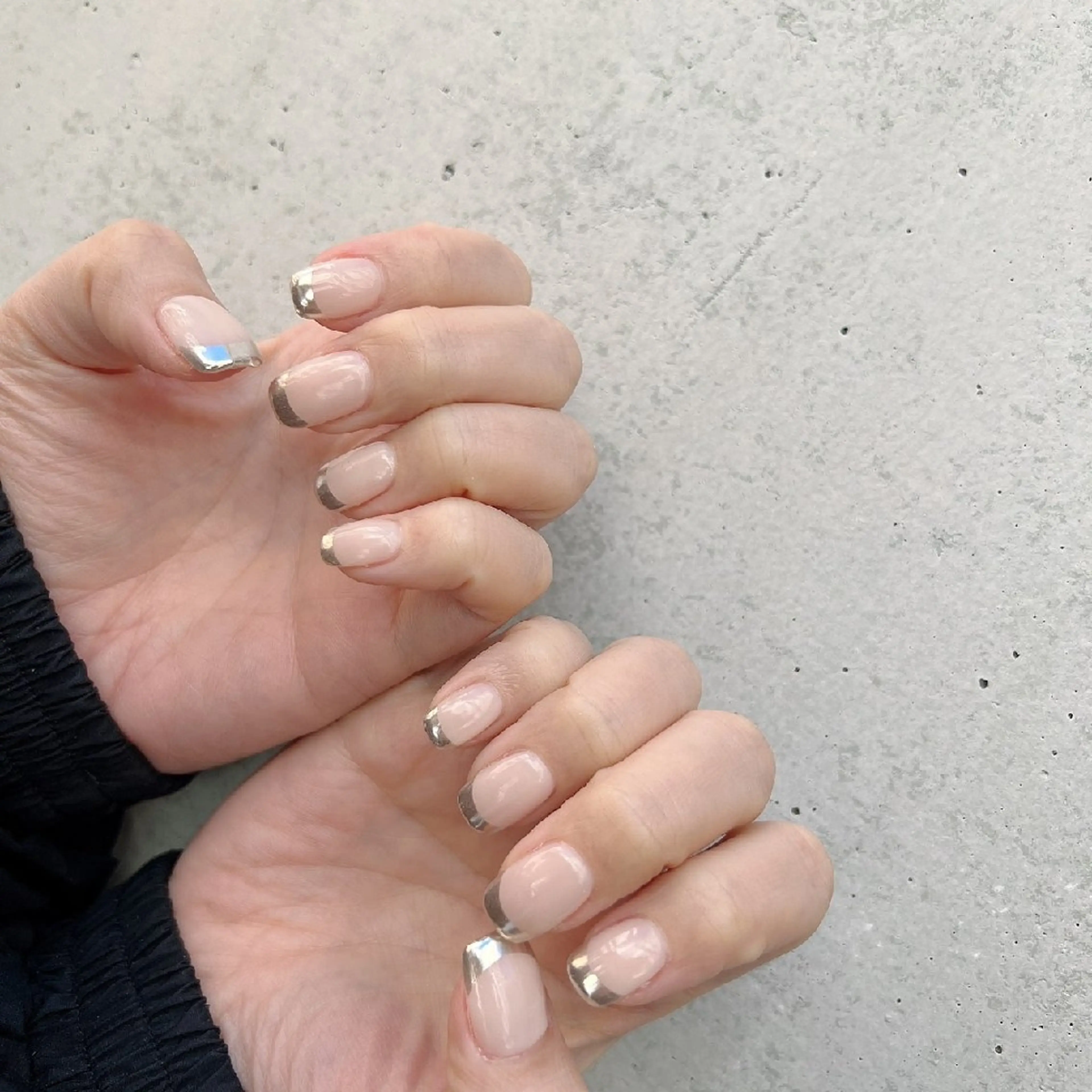ネイル フレンチネイル ミラーネイル 持ち込み シルバー nail .のネイルデザイン
