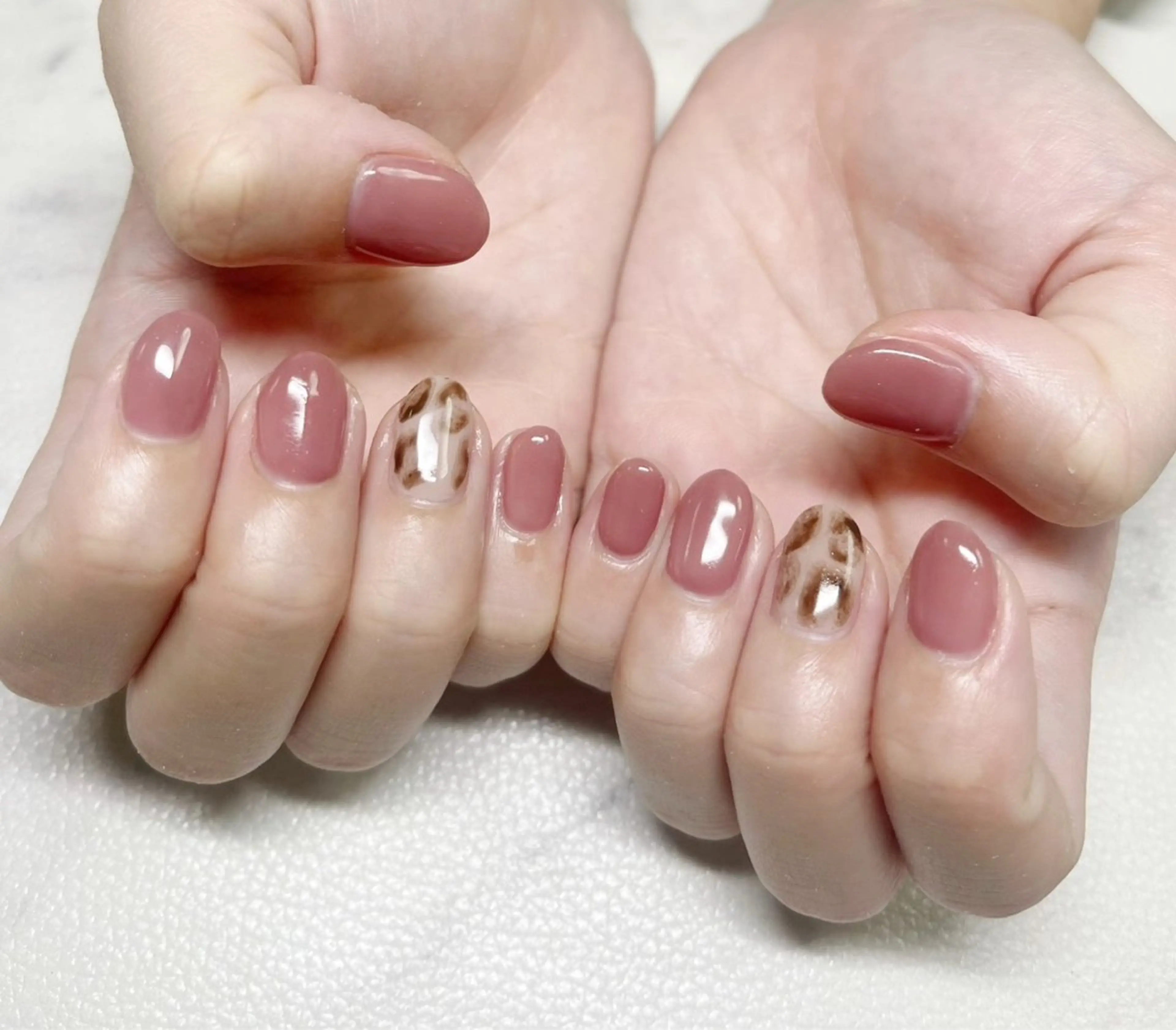 ネイル アニマル柄 アートネイル べっ甲ネイル グリーン オフィスネイル Lily Roseスタッフ一同のマツエク・マツパデザイン