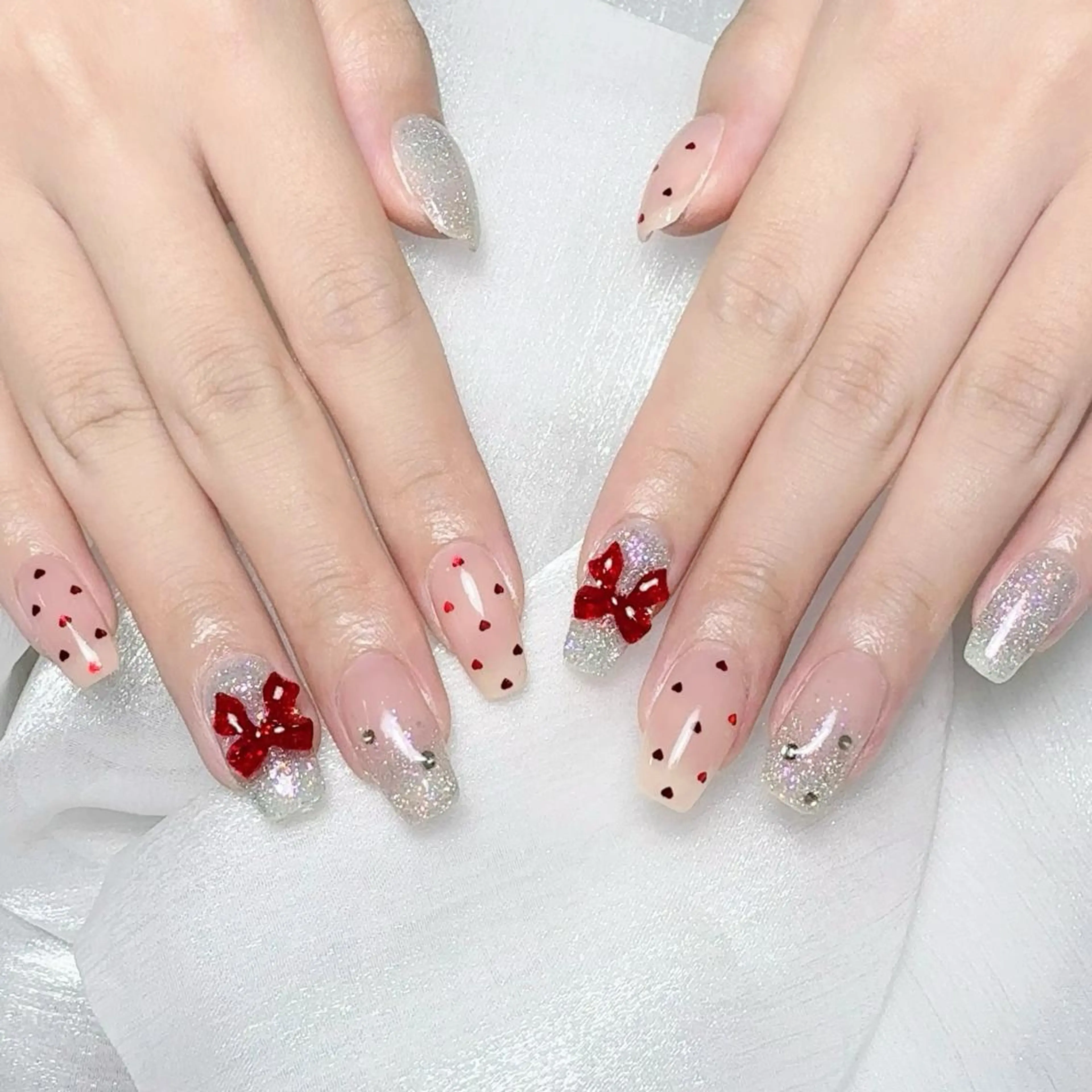 ネイル メンズ メンズ韓国風 アートネイル オーロラネイル ガーリー キラキラネイル ハンドネイル NAILサロン 木にいるのネイルデザイン