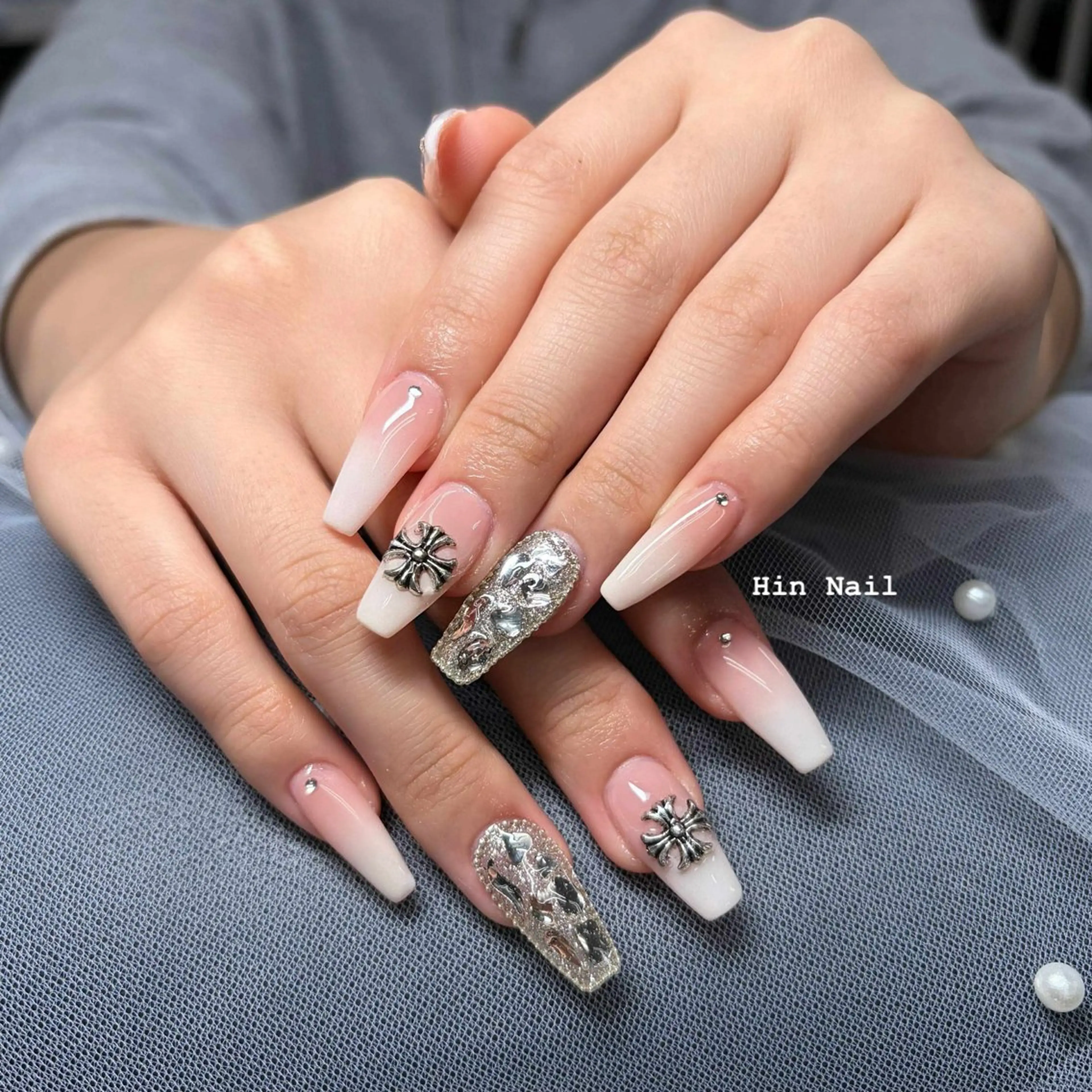 ネイル ハンドネイル Hin Nailsのネイルデザイン