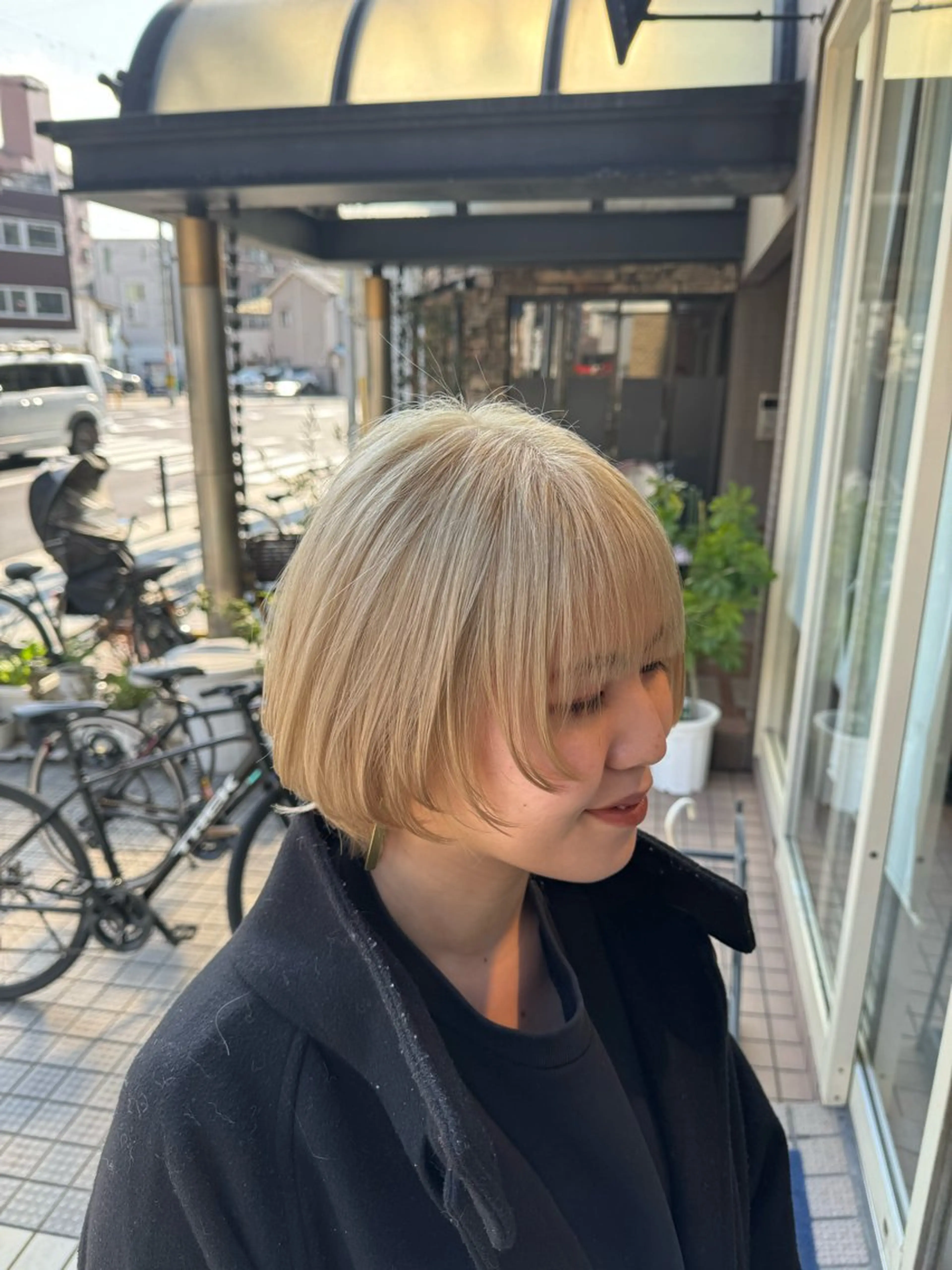 ショート カラー 川筋 桃果のヘアスタイル