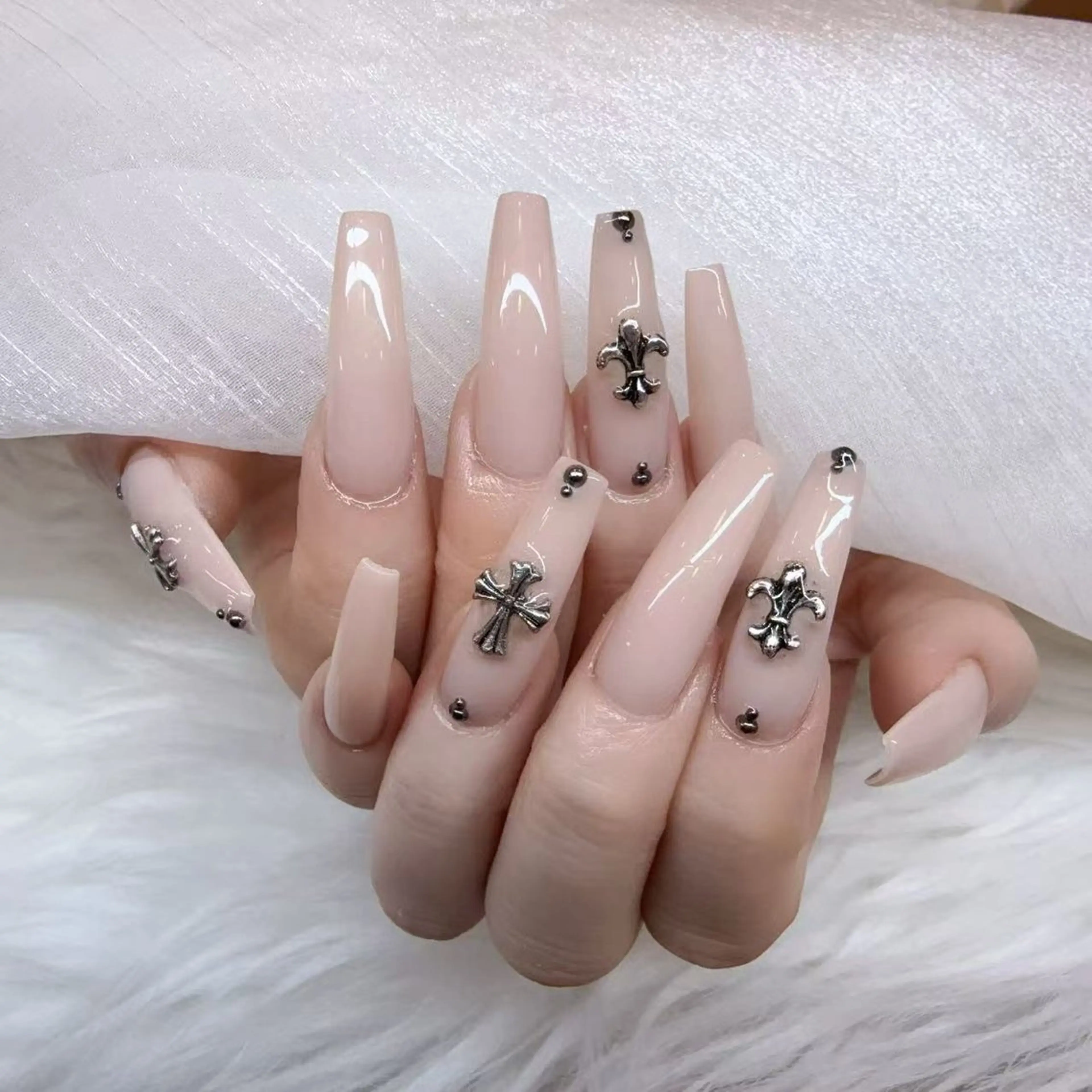ネイル ハンドネイル ハンドケア The Nail & Eye Lashの眉毛・アイブロウイメージ