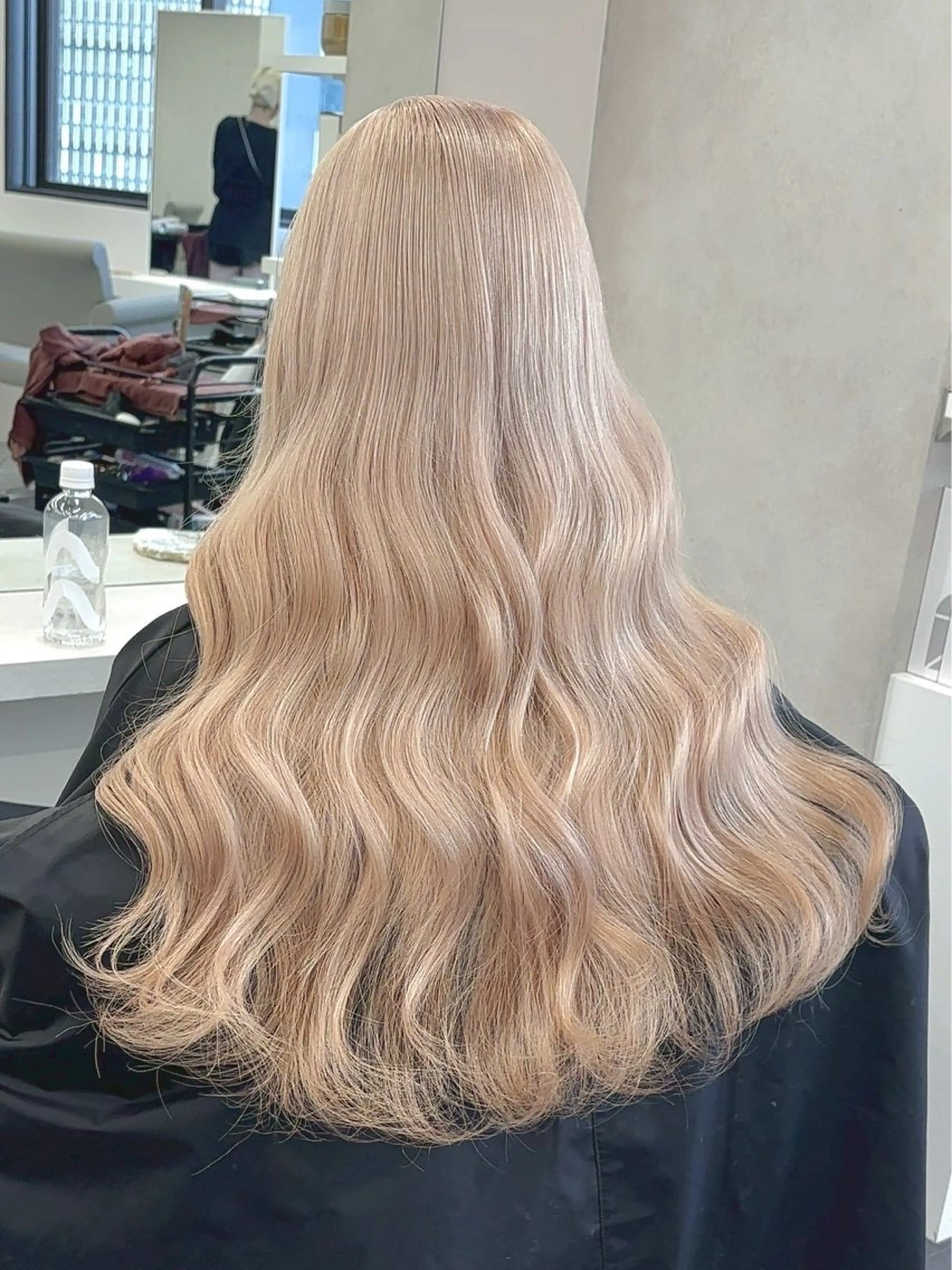 セミロング カラー 🫧ミルクティー ブリーチRIKU🫧のヘアスタイル