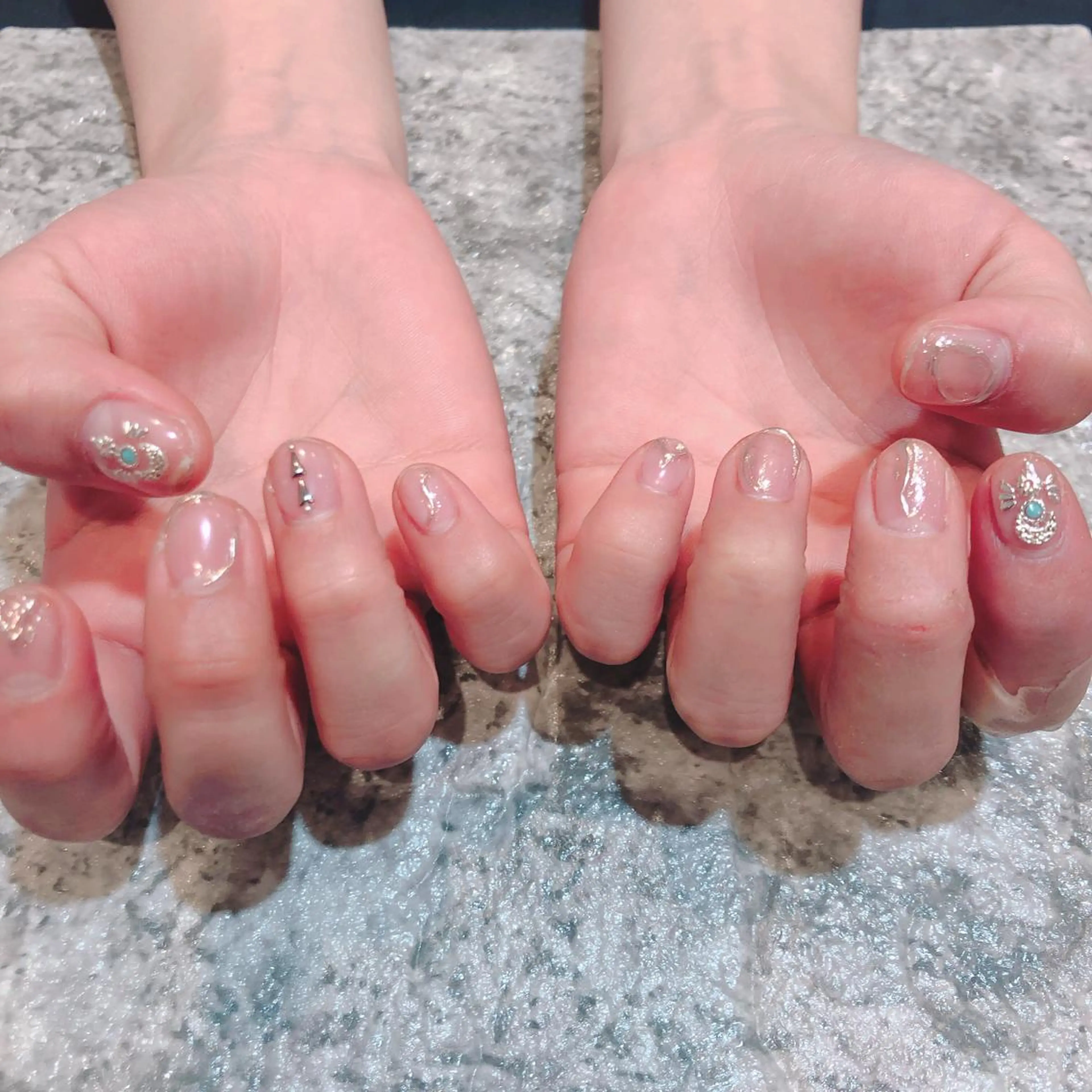 ネイル アートネイル ニュアンスネイル ストーンネイル ハンドネイル 鈴木 優菜のネイルデザイン