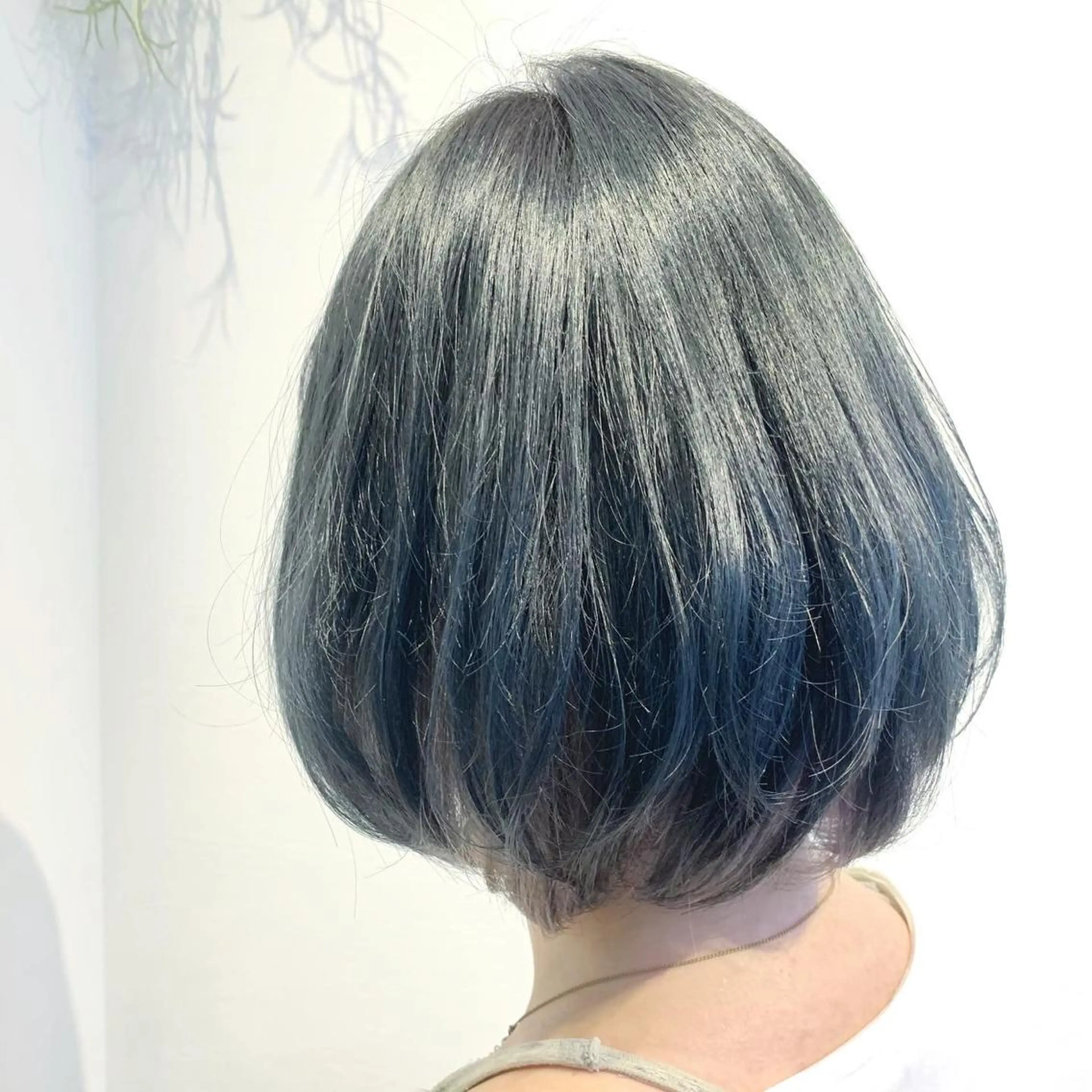 ショート カラー ショートボブ アッシュ 透明感カラー インナーカラー ネイビーカラー ショート×カラー 🦊堀米早紀【荻窪】のマツエク・マツパデザイン
