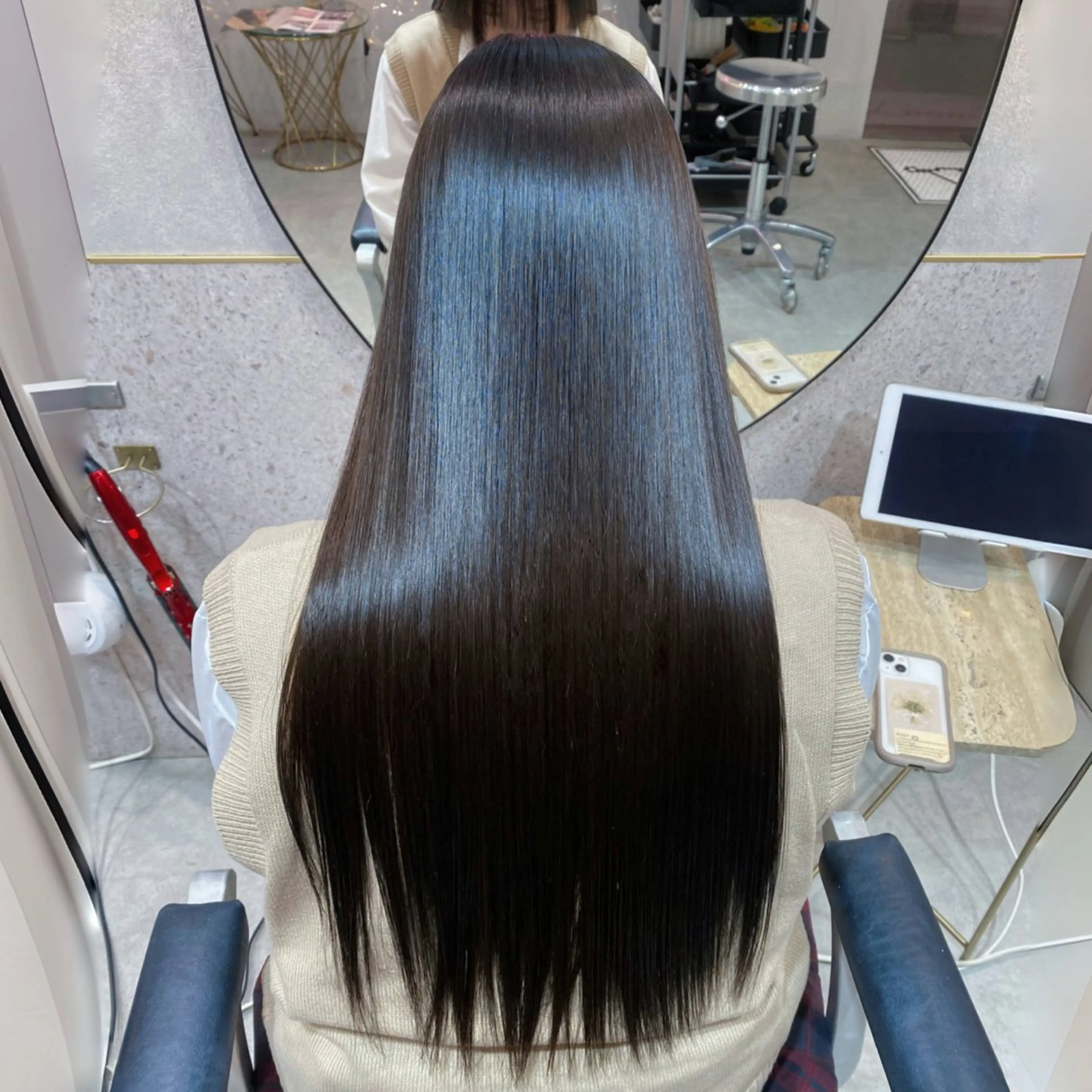 【🤍1日1名様限定🤍】 美髪縮毛矯正 + 超音波トリートメント付き / 韓国ヘアの写真