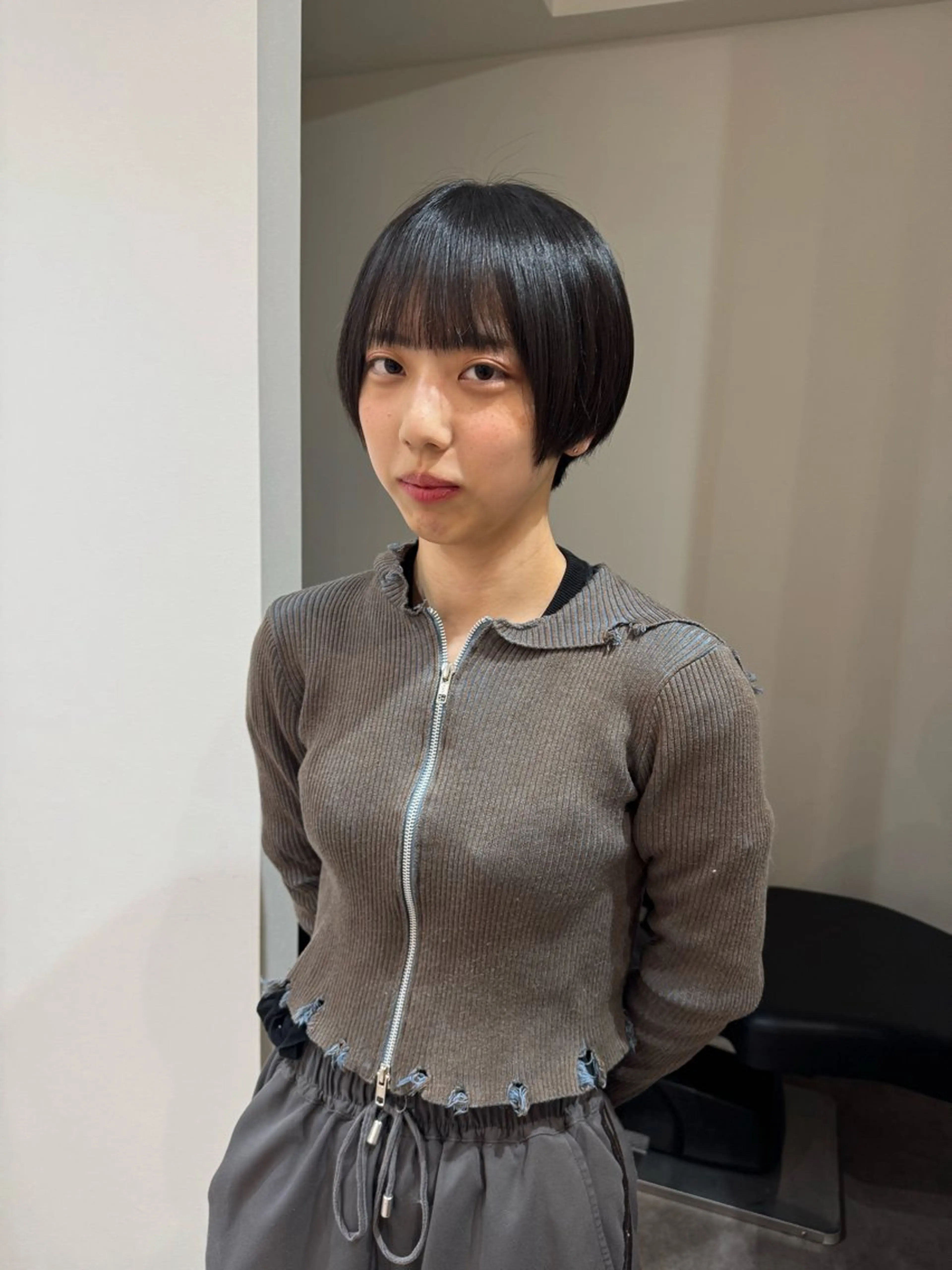 ショート カラー 大人な抜け感レイヤー remi🖤のヘアスタイル