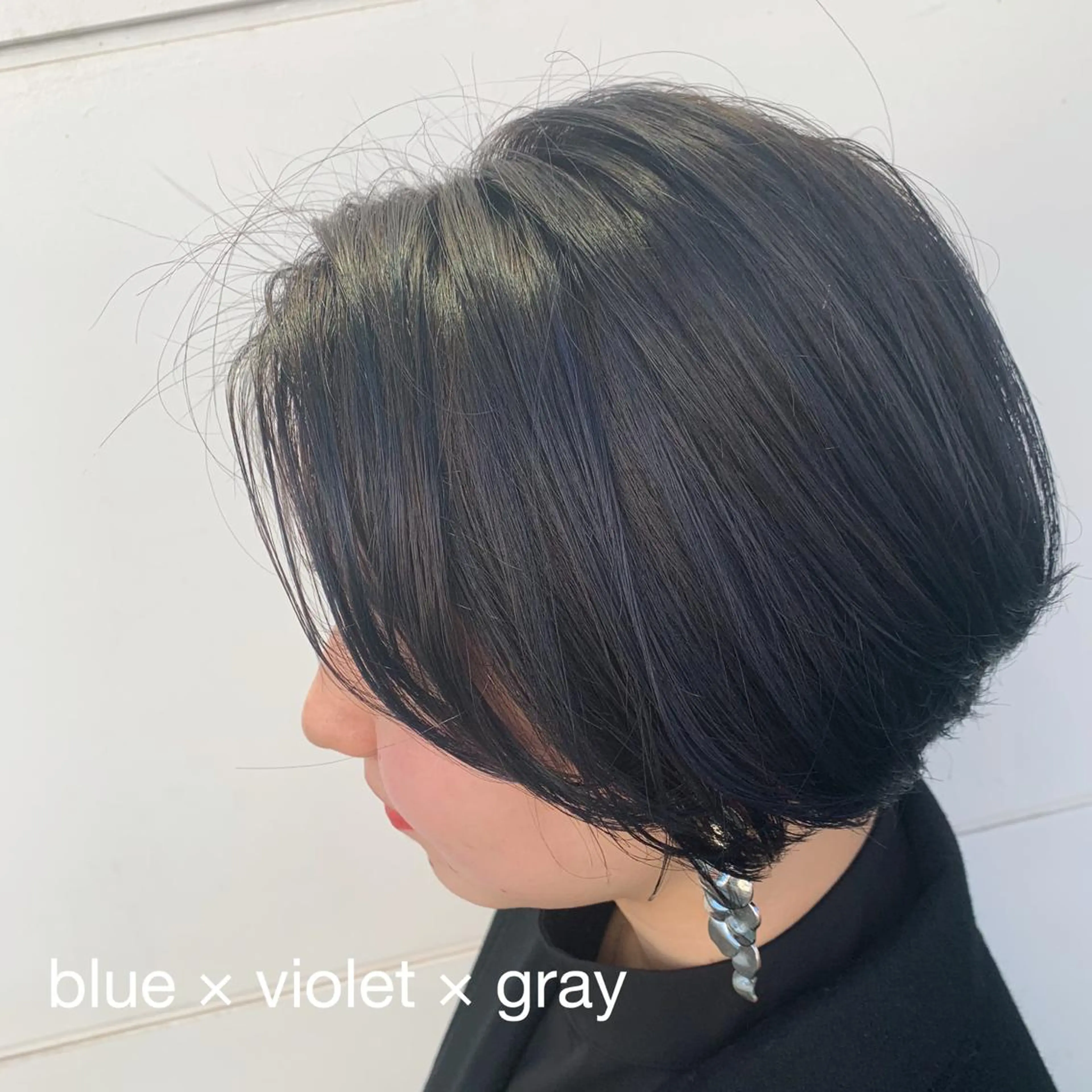 ショート カラー RINA🧤 デザインとボブのヘアスタイル