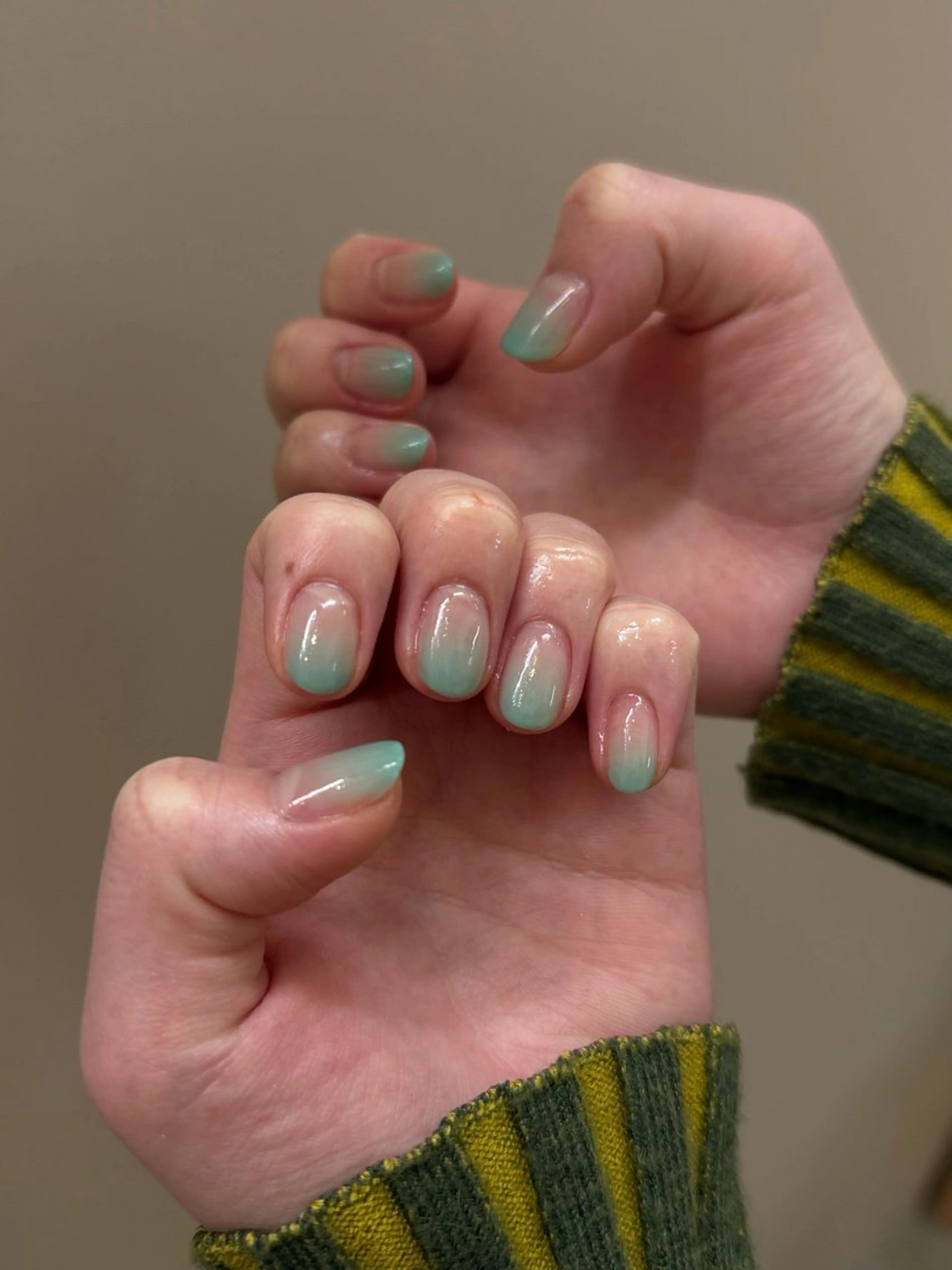 ネイル グラデーション TRIOS △nail aiのネイルデザイン