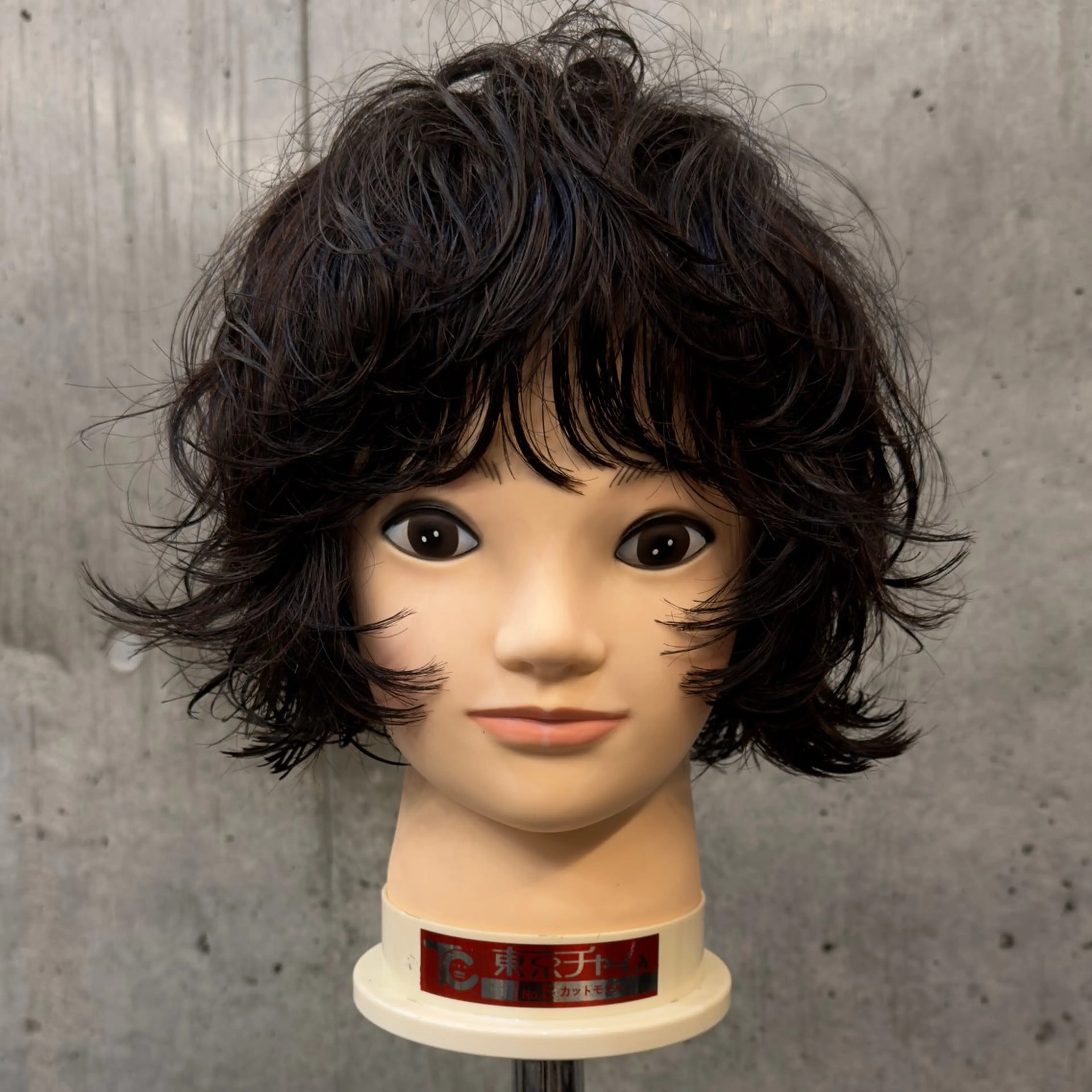 ミディアム パーマ カット パーマ ウルフ/レイヤー/ ブリーチカラーのヘアスタイル