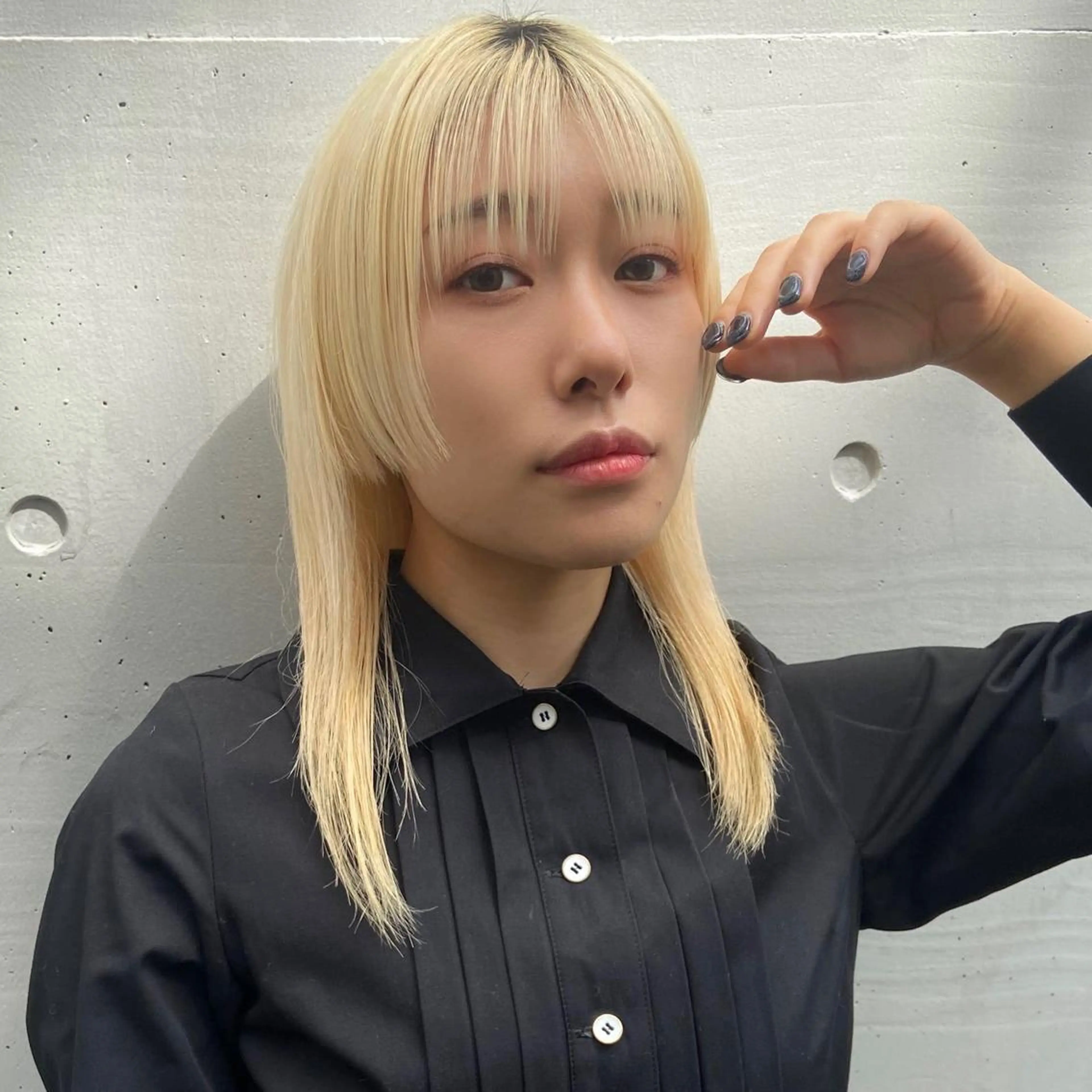 ミディアム カラー ショート/ウルフ ハイトーン/カイセイのヘアスタイル